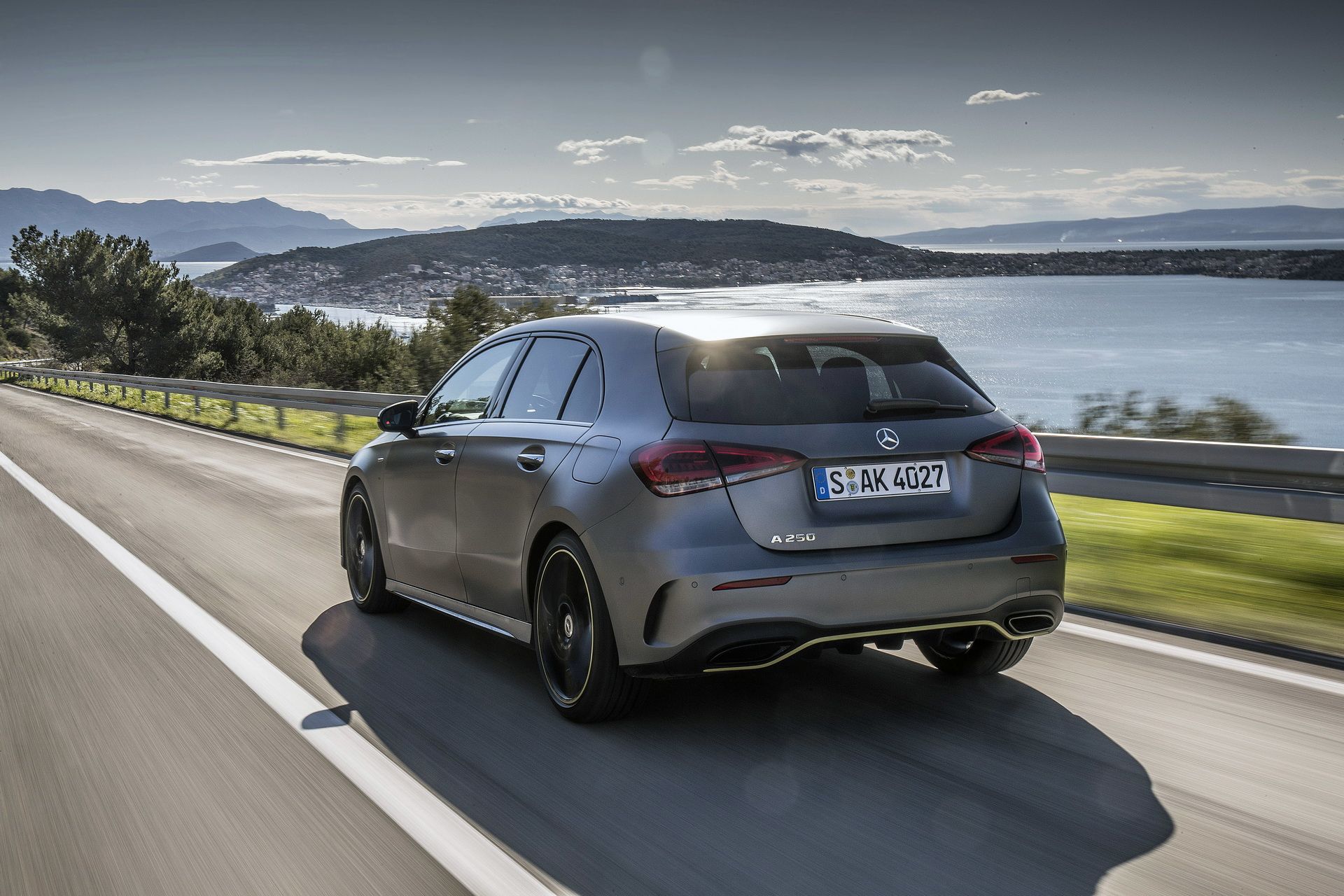 2018_Mercedes_A-Class_04 Mercedes Drops More Photos Of The New 2018 A-Class