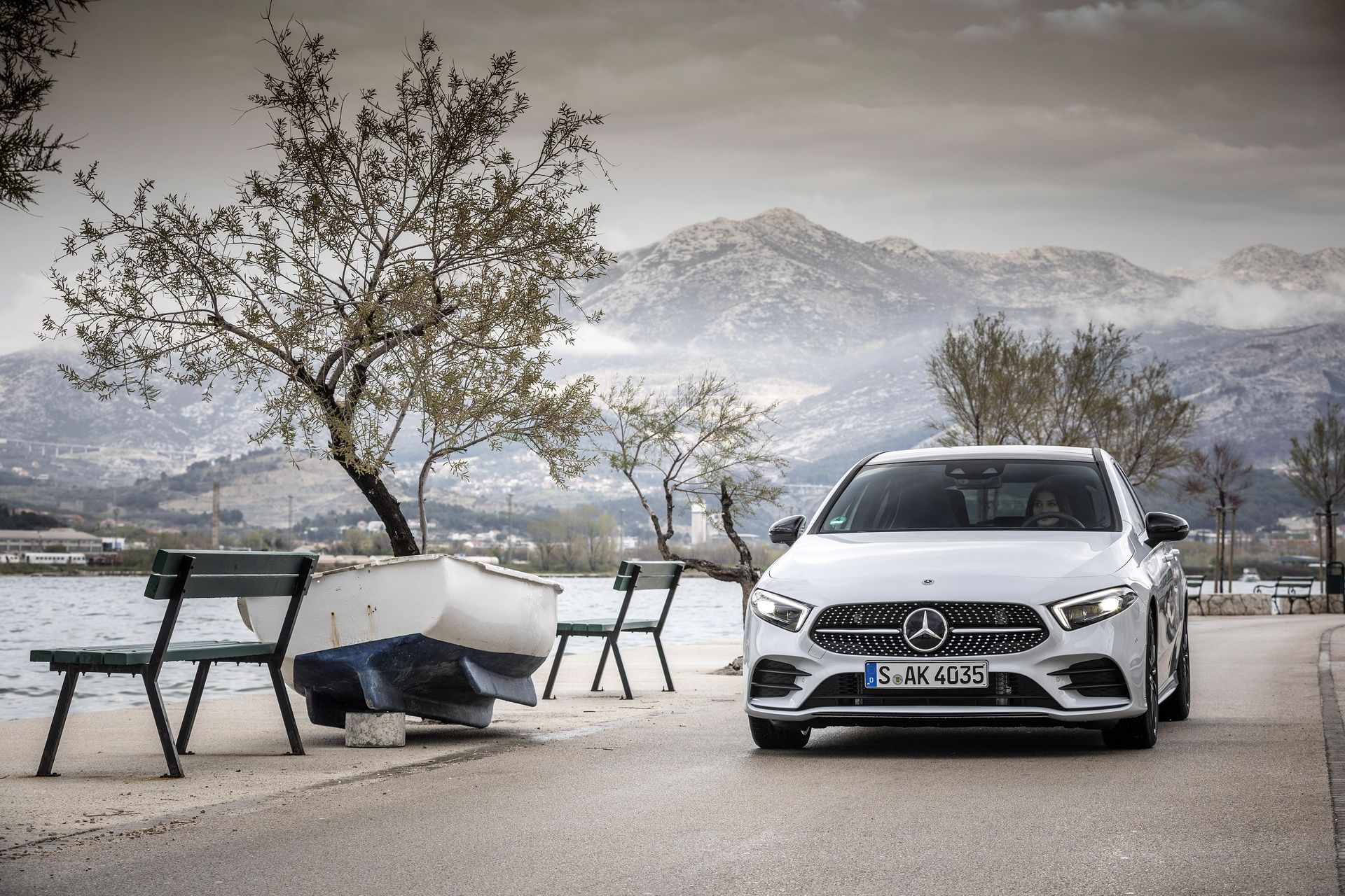 2018_Mercedes_A-Class_12 Mercedes Drops More Photos Of The New 2018 A-Class