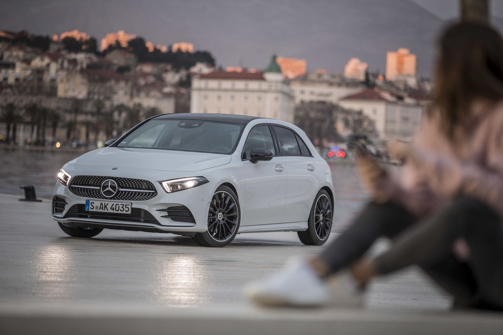 2018_Mercedes_A-Class_17 Mercedes Drops More Photos Of The New 2018 A-Class