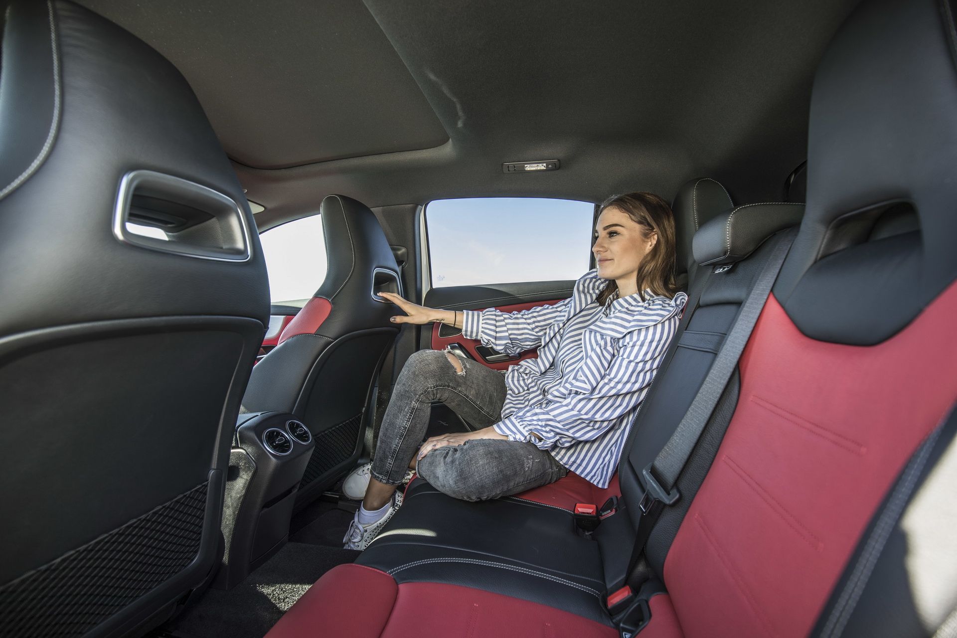 2018_Mercedes_A-Class_21 Mercedes Drops More Photos Of The New 2018 A-Class