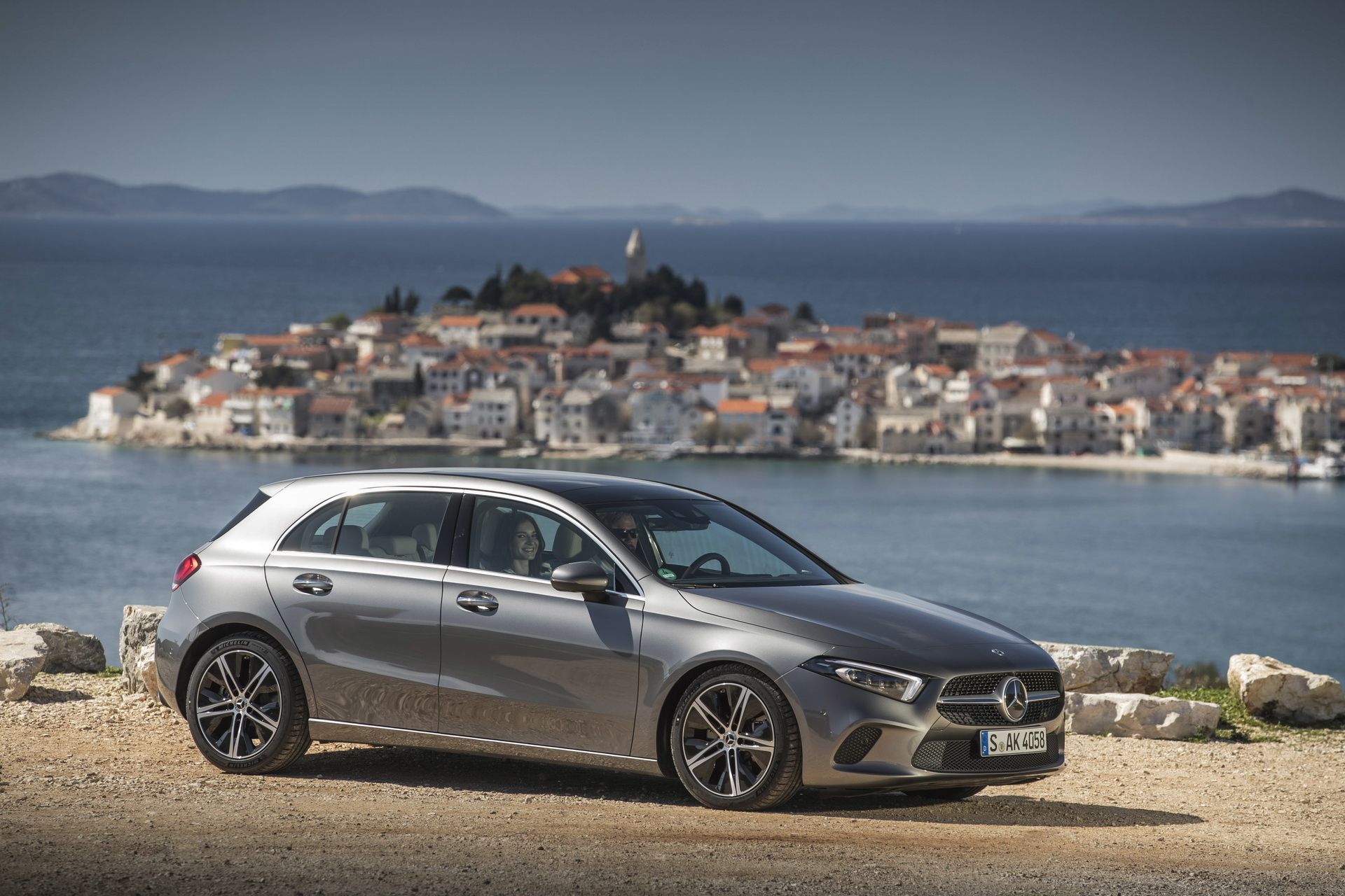 2018_Mercedes_A-Class_24 Mercedes Drops More Photos Of The New 2018 A-Class