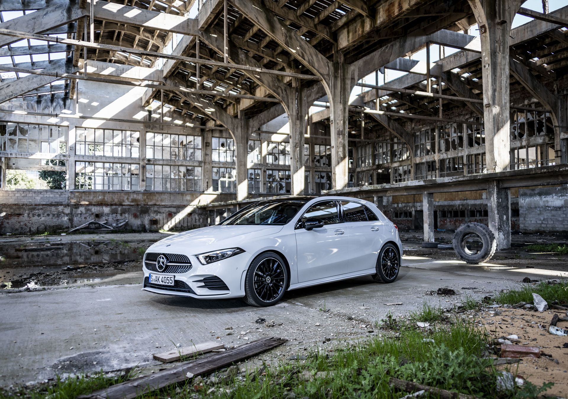 2018_Mercedes_A-Class_49 Mercedes Drops More Photos Of The New 2018 A-Class