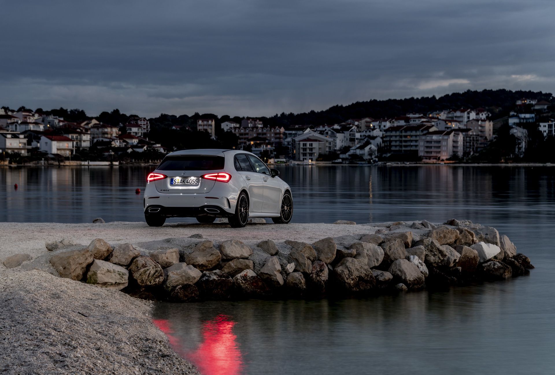 2018_Mercedes_A-Class_59 Mercedes Drops More Photos Of The New 2018 A-Class