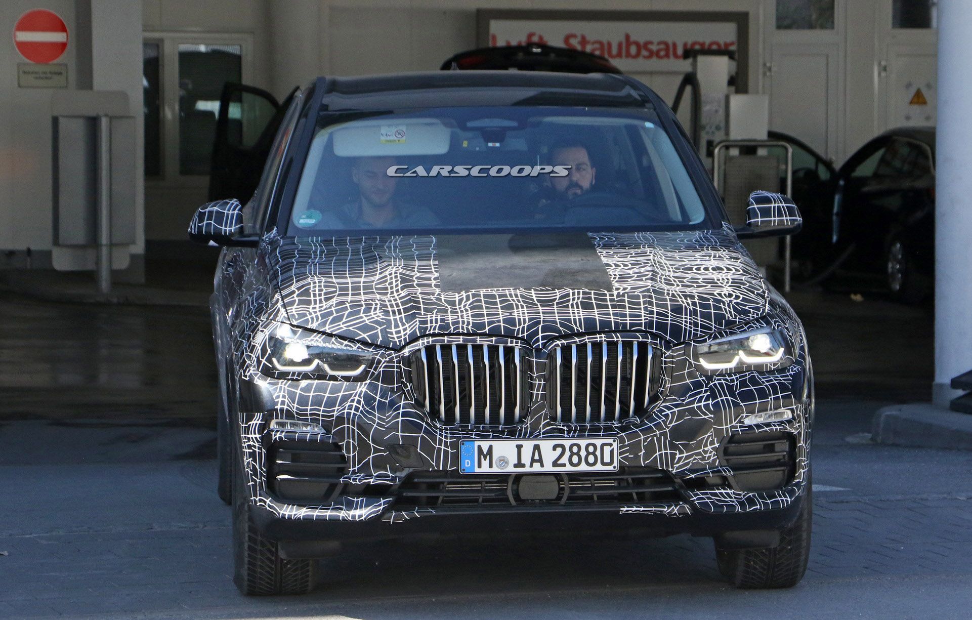 2019-BMW-X5-ScooP14 2019 BMW X5: Everything We Know Plus Our First Good Look Inside