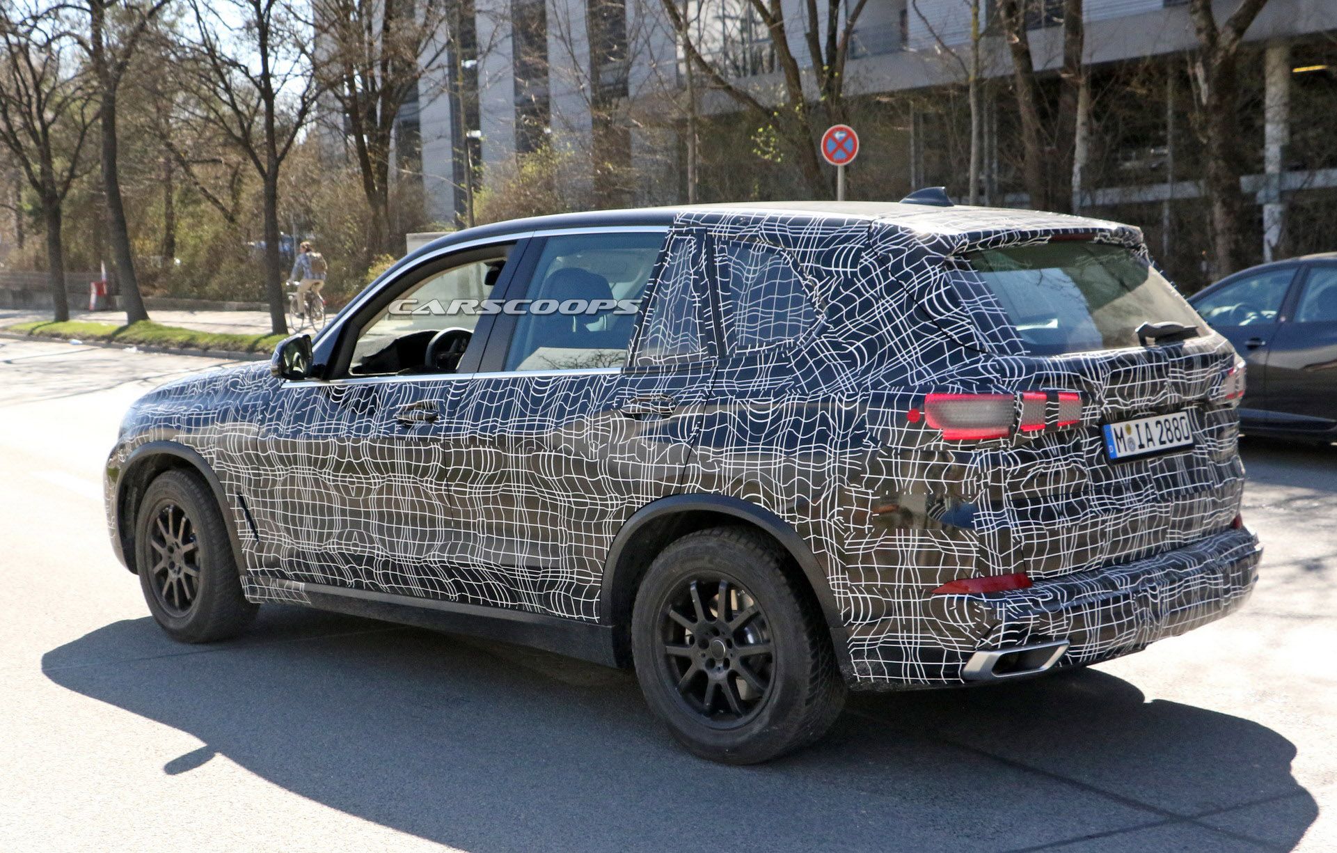 2019-BMW-X5-ScooP20 2019 BMW X5: Everything We Know Plus Our First Good Look Inside