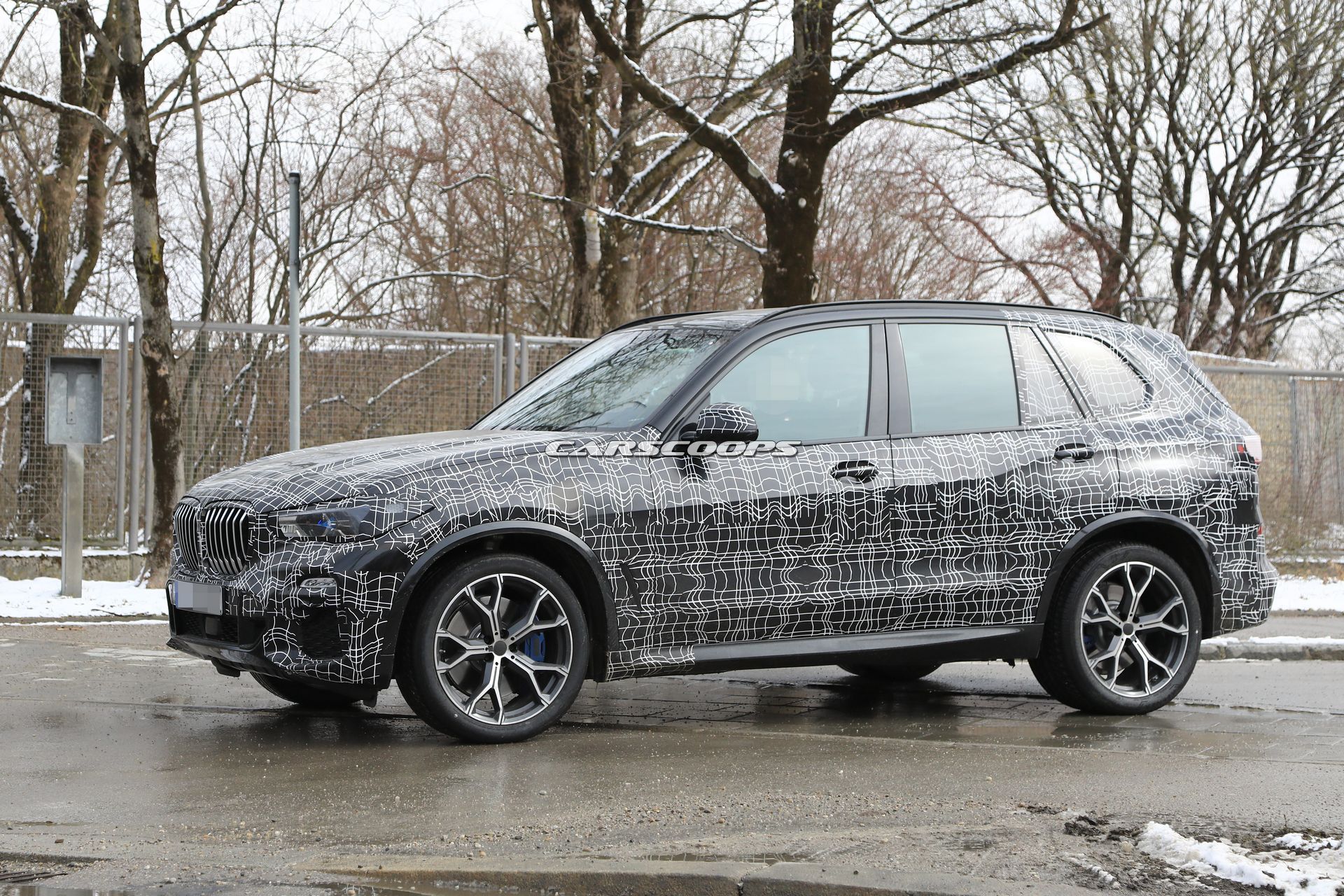 2019-BMW-X5-Spy-Shots-23 2019 BMW X5: Everything We Know Plus Our First Good Look Inside
