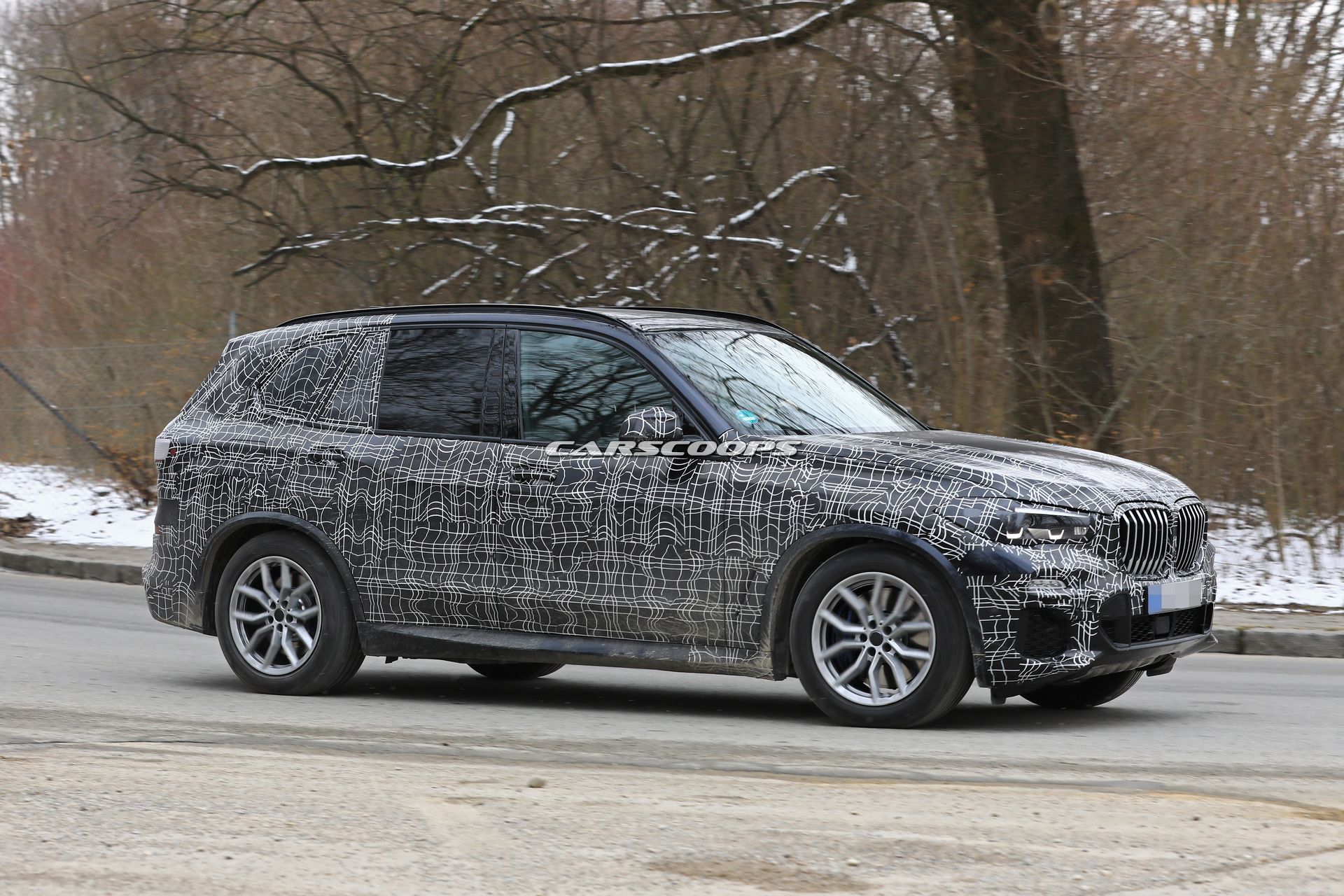 2019-BMW-X5-Spy-Shots-3 2019 BMW X5: Everything We Know Plus Our First Good Look Inside