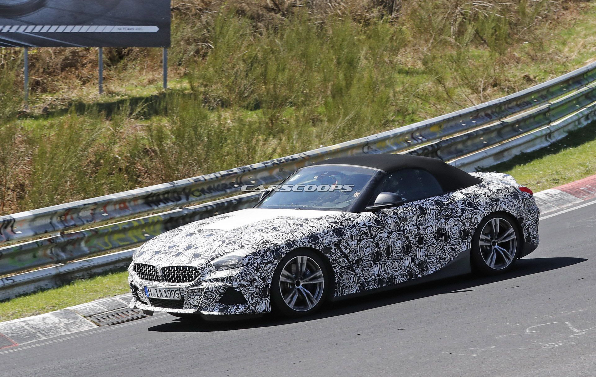 2019-BMW-Z4-Roadster-11 2019 BMW Z4 Interior Uncovered, Has New Audi-Like Digital Instrument Cluster