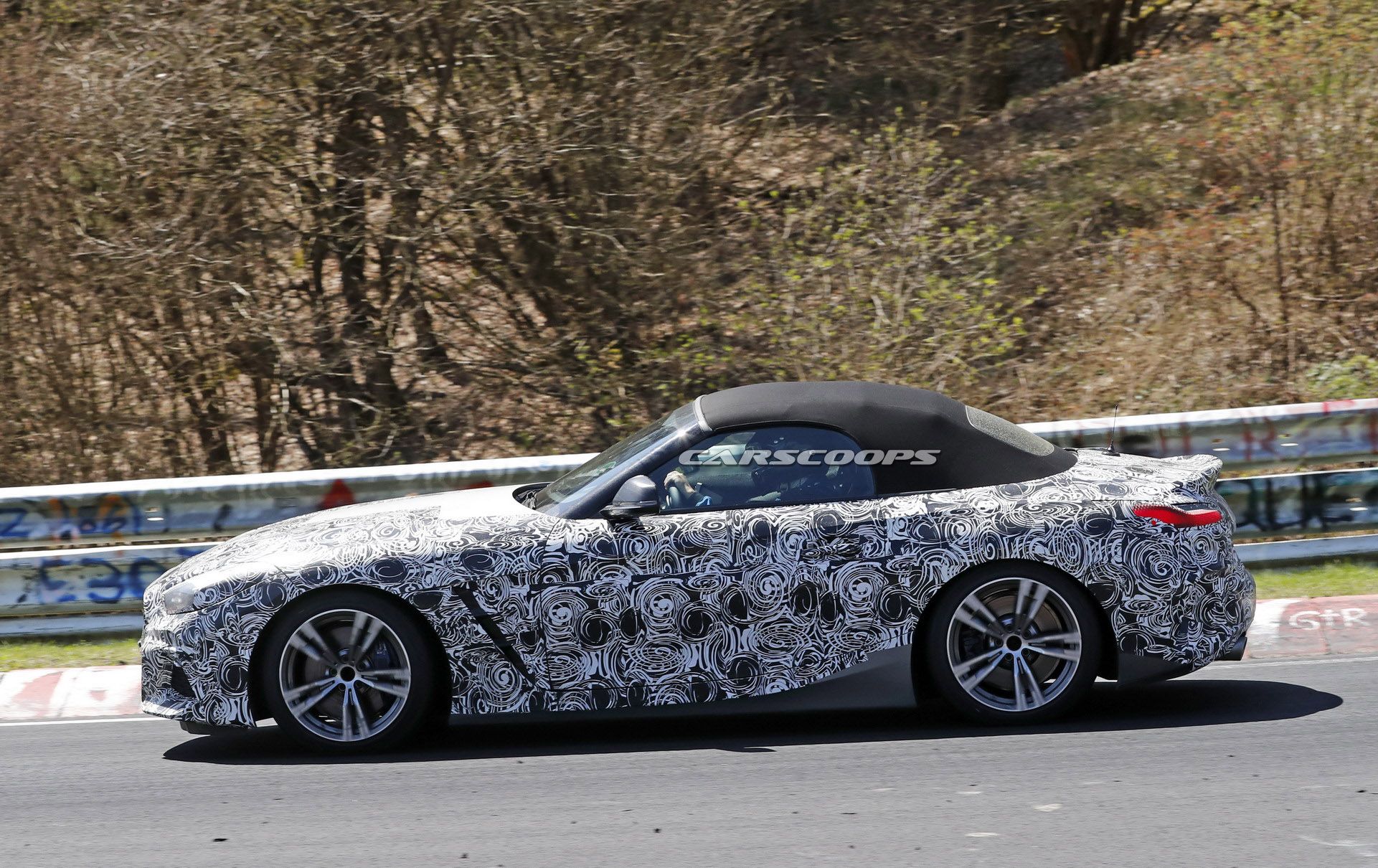 2019-BMW-Z4-Roadster-13 2019 BMW Z4 Interior Uncovered, Has New Audi-Like Digital Instrument Cluster