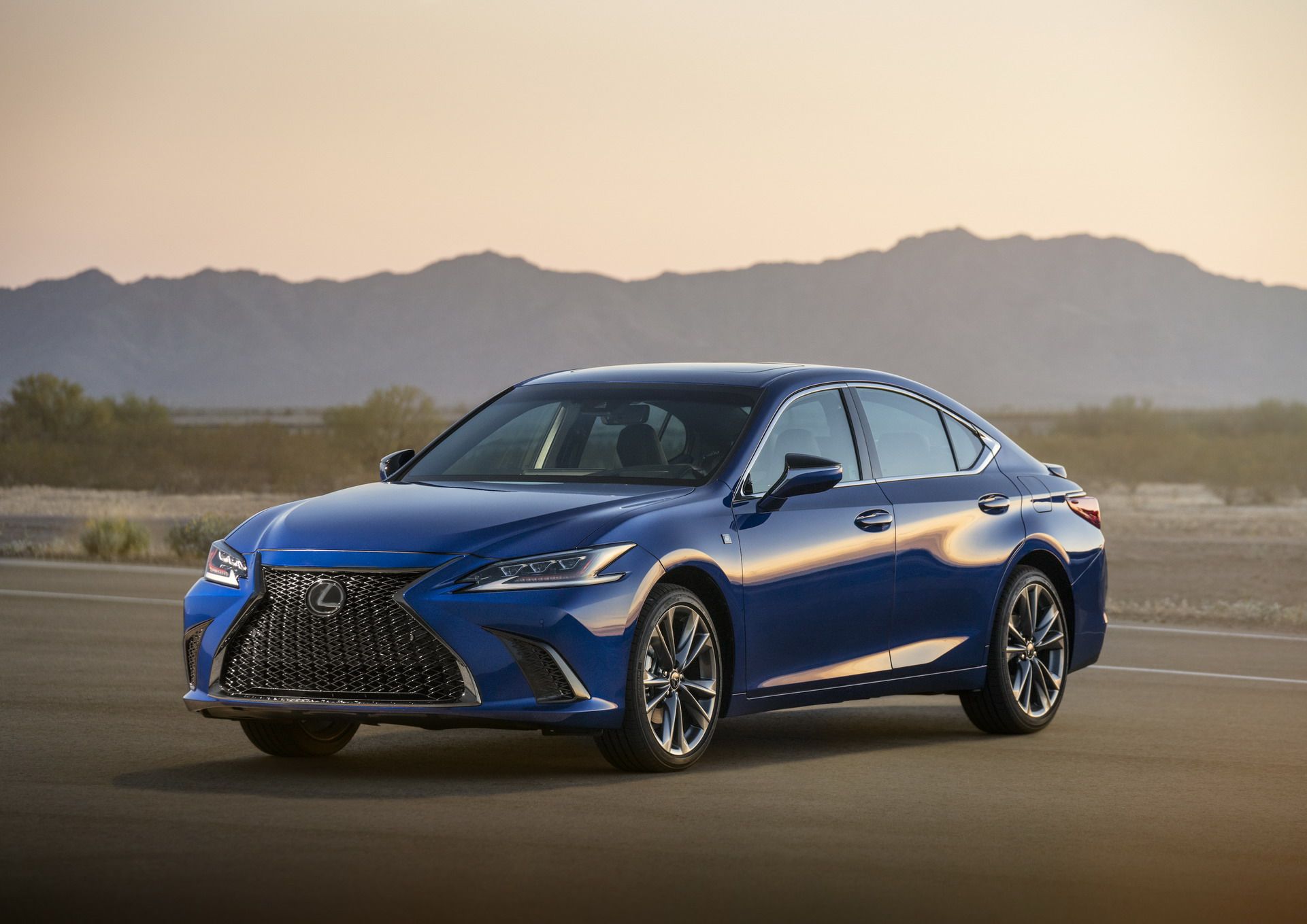 2019-Lexus-ES-11 2019 Lexus ES Arrives With Sleeker Design, New Tech