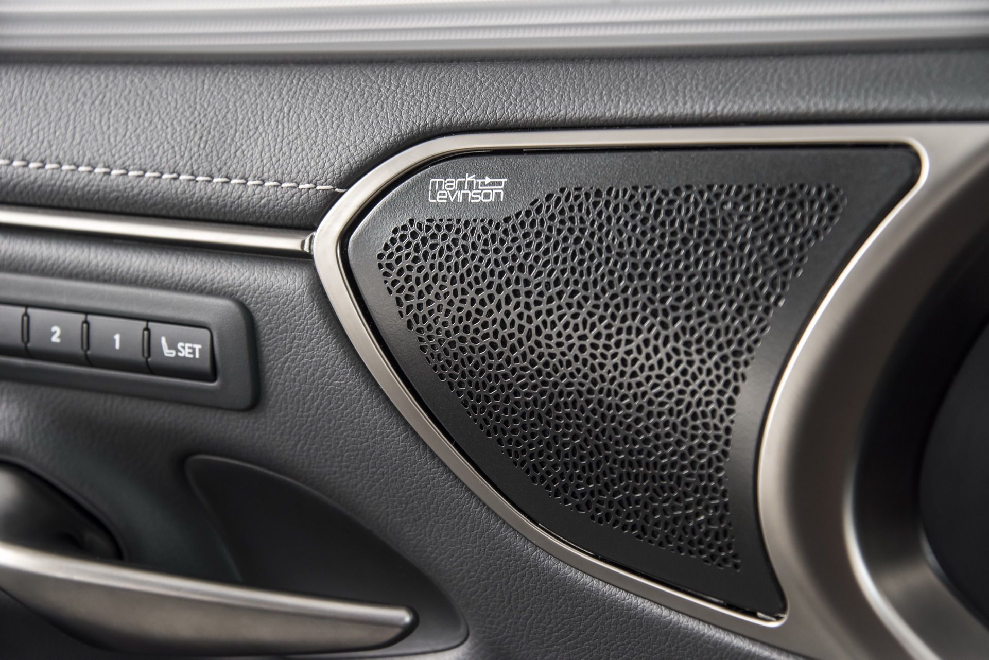 2019-Lexus-ES-EU11 2019 Lexus ES Arrives With Sleeker Design, New Tech