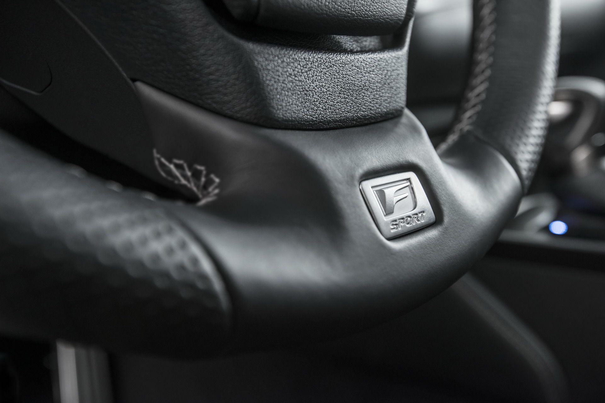 2019-Lexus-ES-EU26 2019 Lexus ES Arrives With Sleeker Design, New Tech