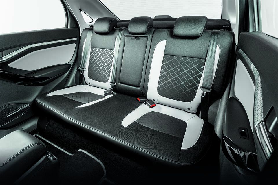 2019-lada-vesta-cross-sedan-17 New Lada Vesta Cross Sedan Has More Road Clearance Than A RAV4