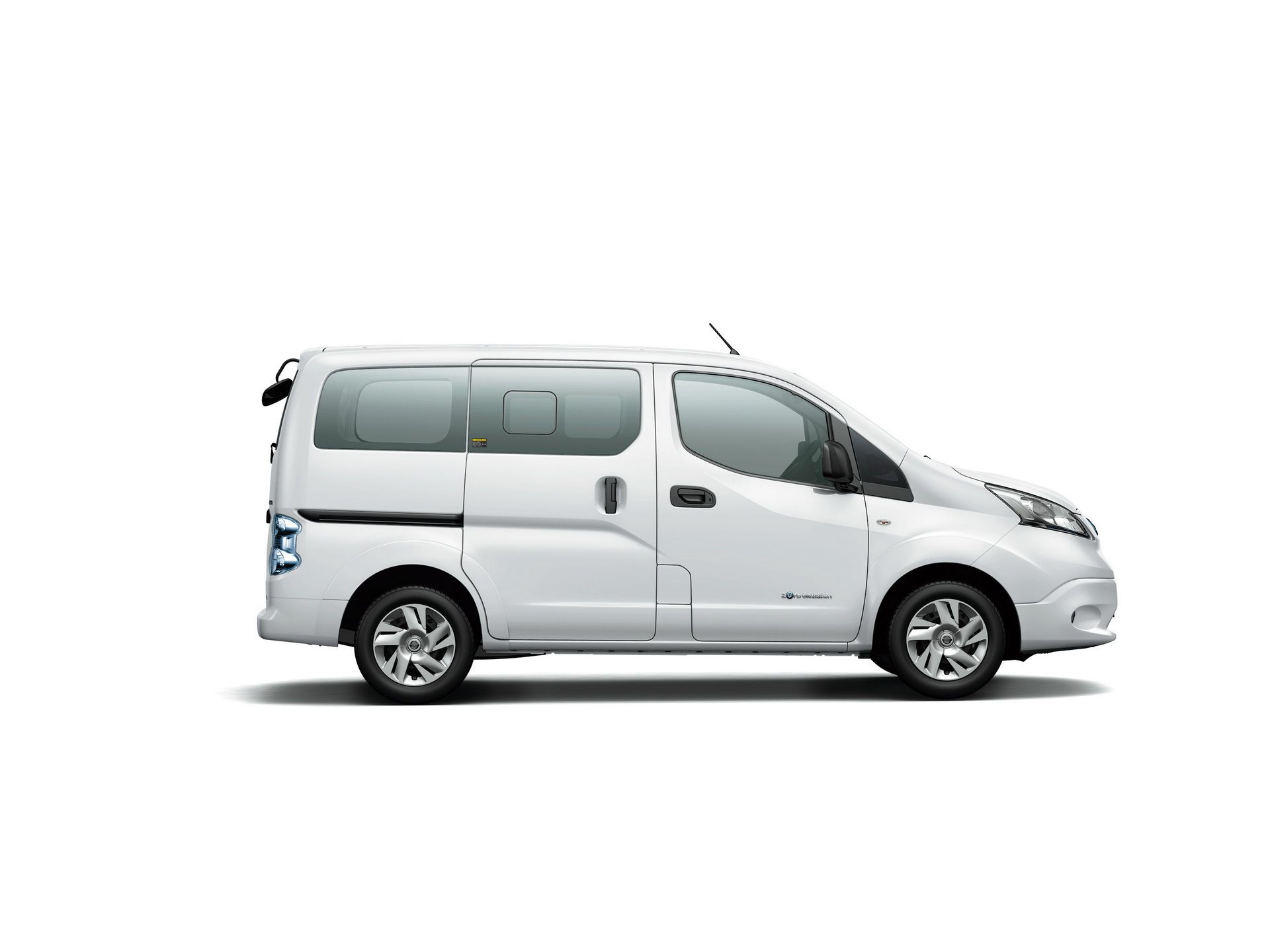2019-nissan-e-nv200-5 Updated Nissan e-NV200 Goes On Sale In Japan With New Battery