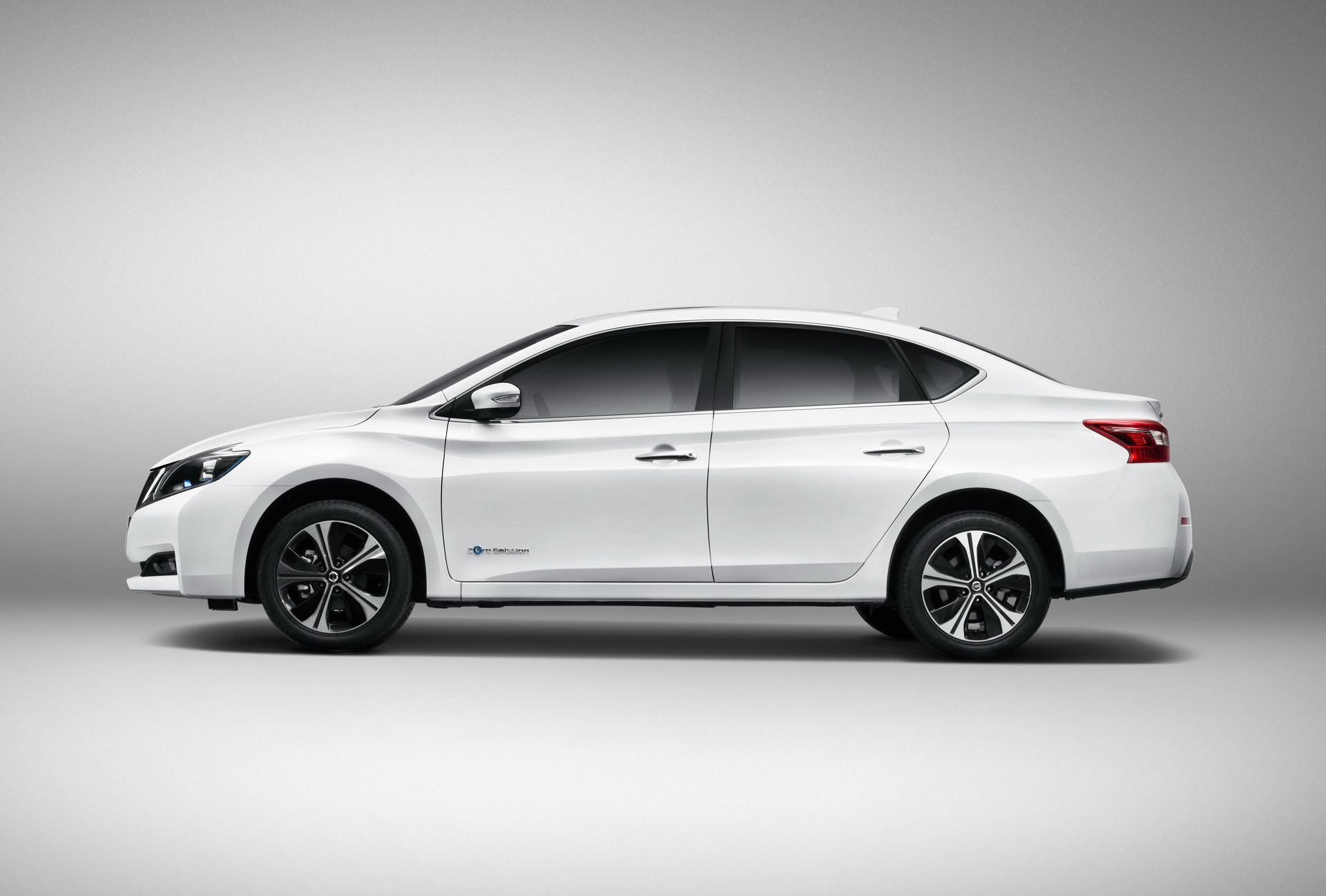 2019-nissan-sylphy-ev-3 New Nissan Sylphy Is A Leaf-Based EV With 338Km Of Range