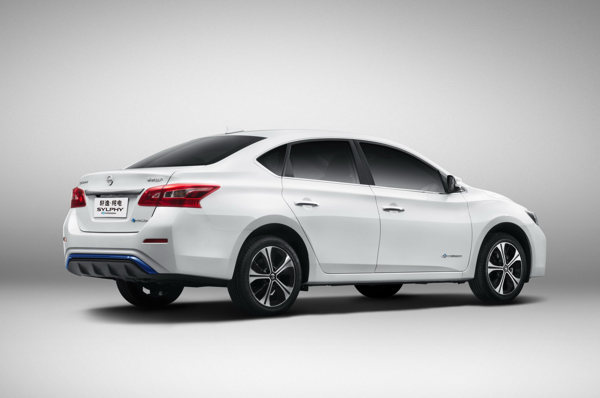 2019-nissan-sylphy-ev-7 New Nissan Sylphy Is A Leaf-Based EV With 338Km Of Range