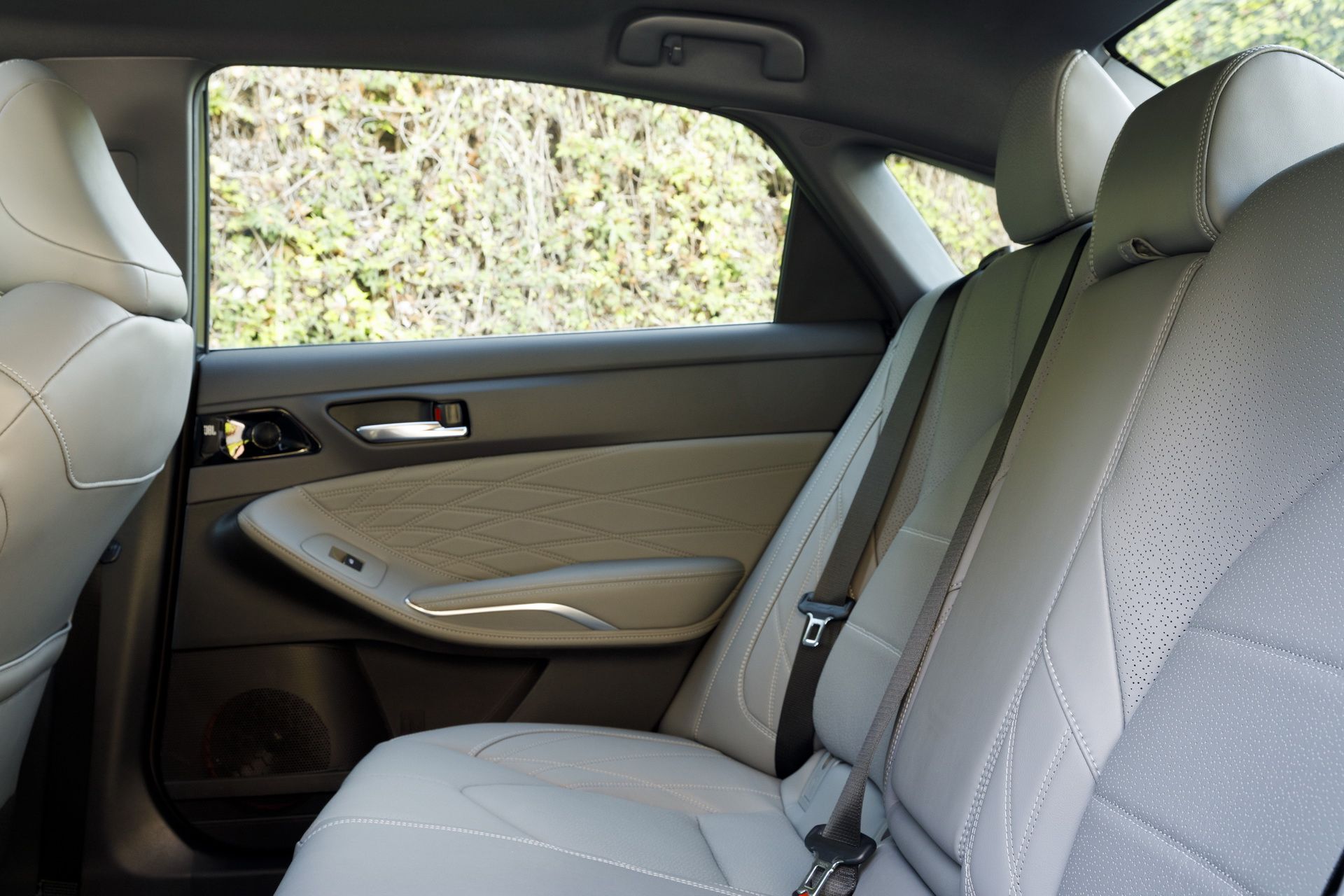 2019-toyota-avalon-pricing-specs-9 2019 Toyota Avalon: Full Pricing Details, Starts From $35,500