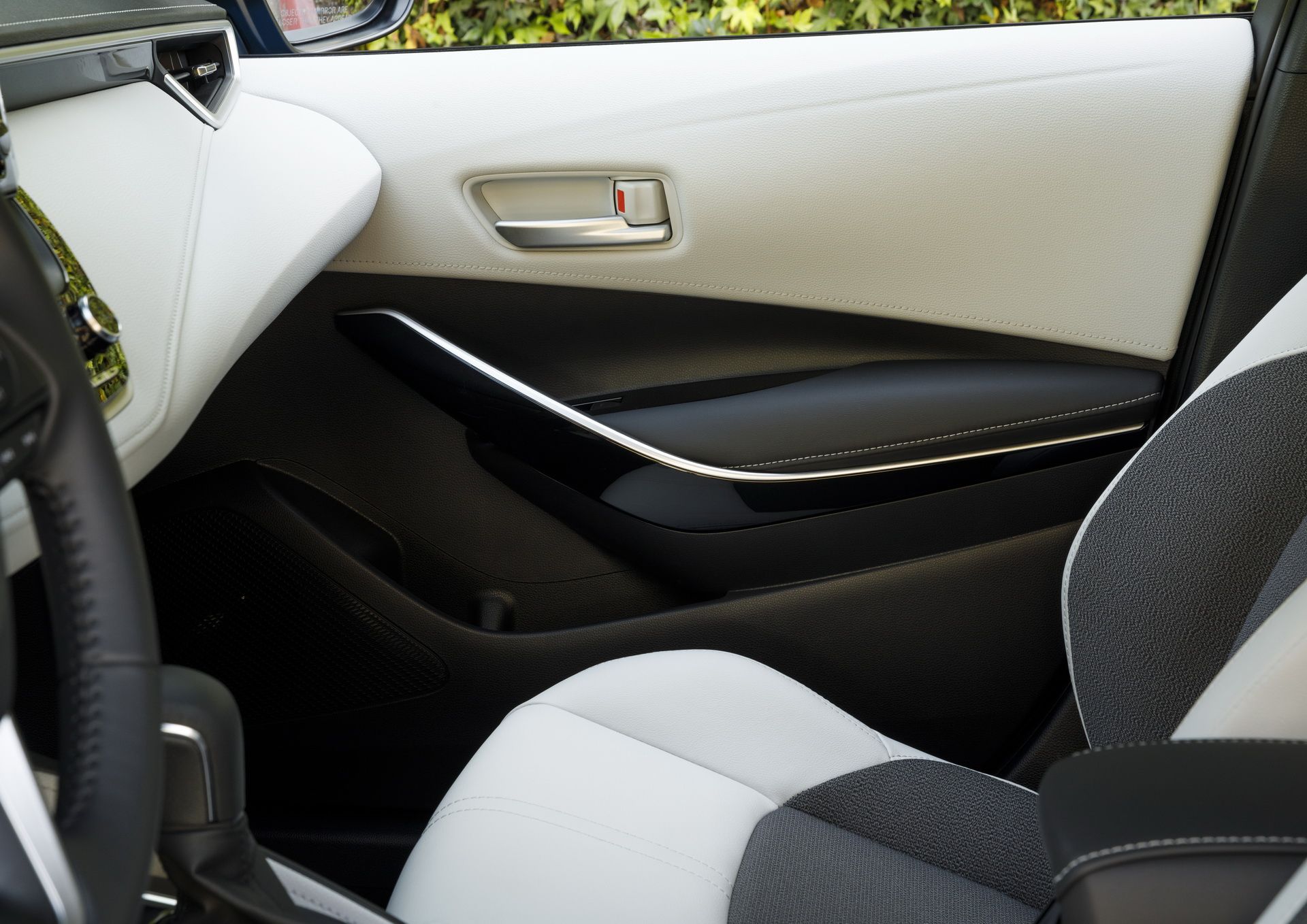 2019-toyota-corolla-hatch-us-specs-12 2019 Toyota Corolla Hatchback U.S. Specs Revealed, On Sale This Summer