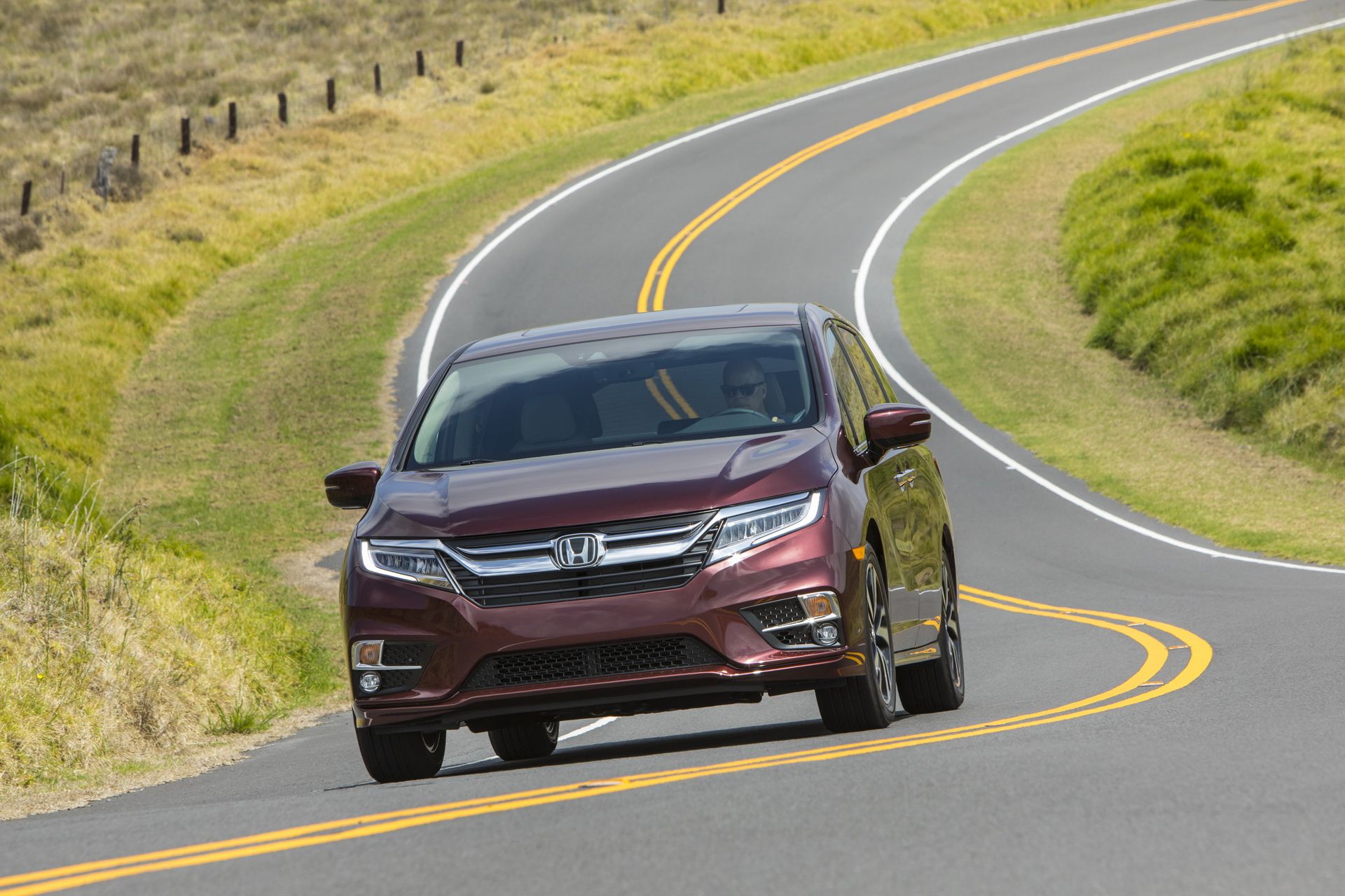 2019_Honda_Odyssey_02 2019 Honda Odyssey Goes On Sale, Priced From $31,065