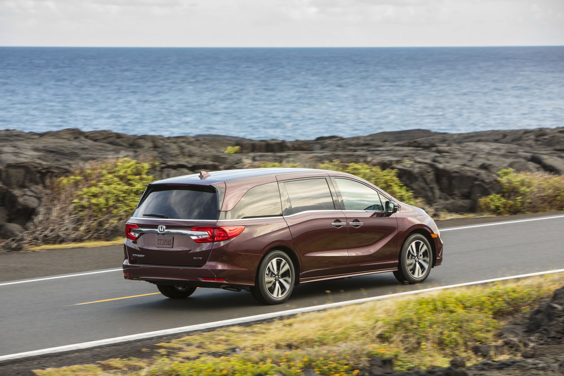 2019_Honda_Odyssey_05 2019 Honda Odyssey Goes On Sale, Priced From $31,065