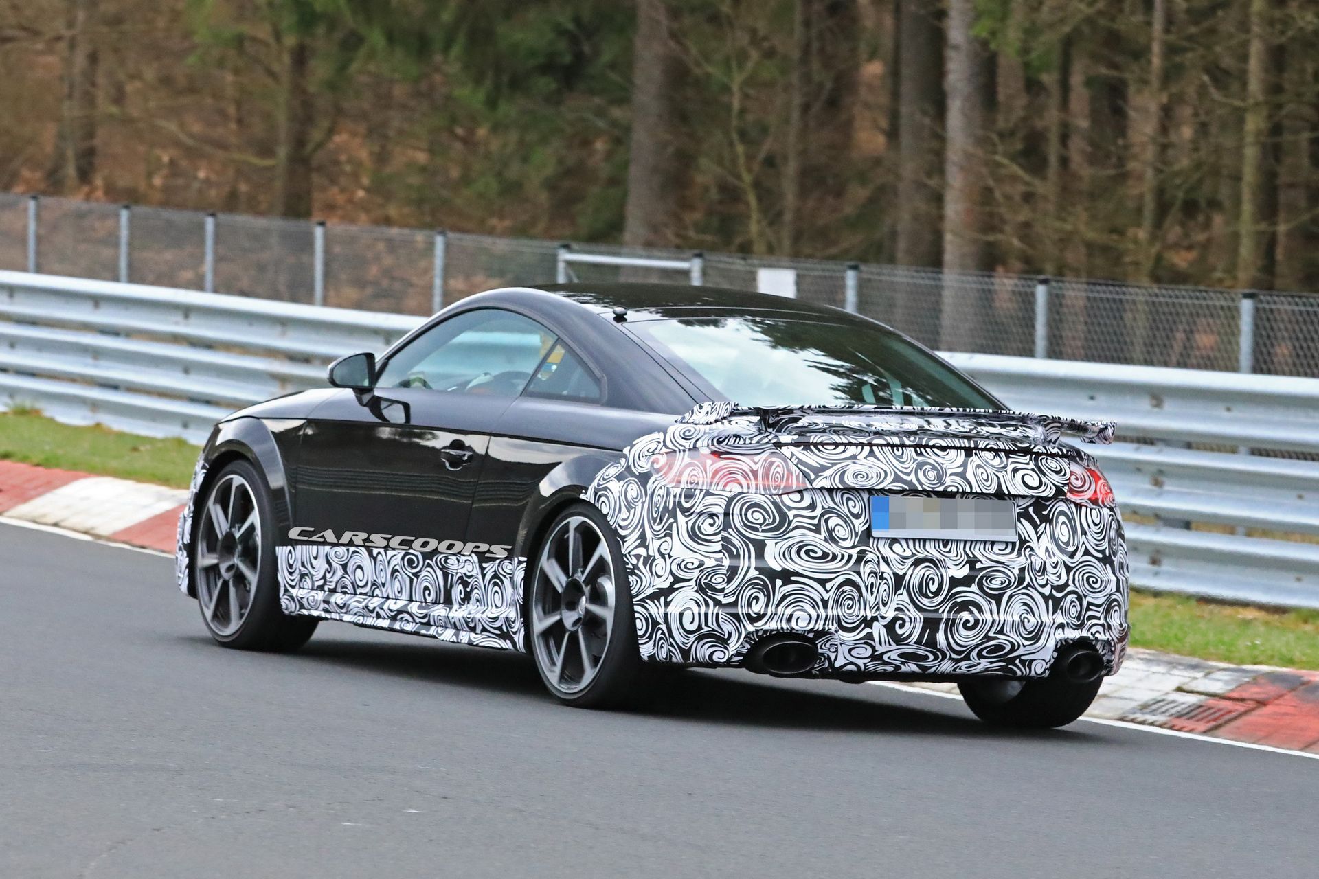 audi-tt-rs-facelift-spy-25 2019 Audi TT-RS Drops More Camo To Show Facelift Form