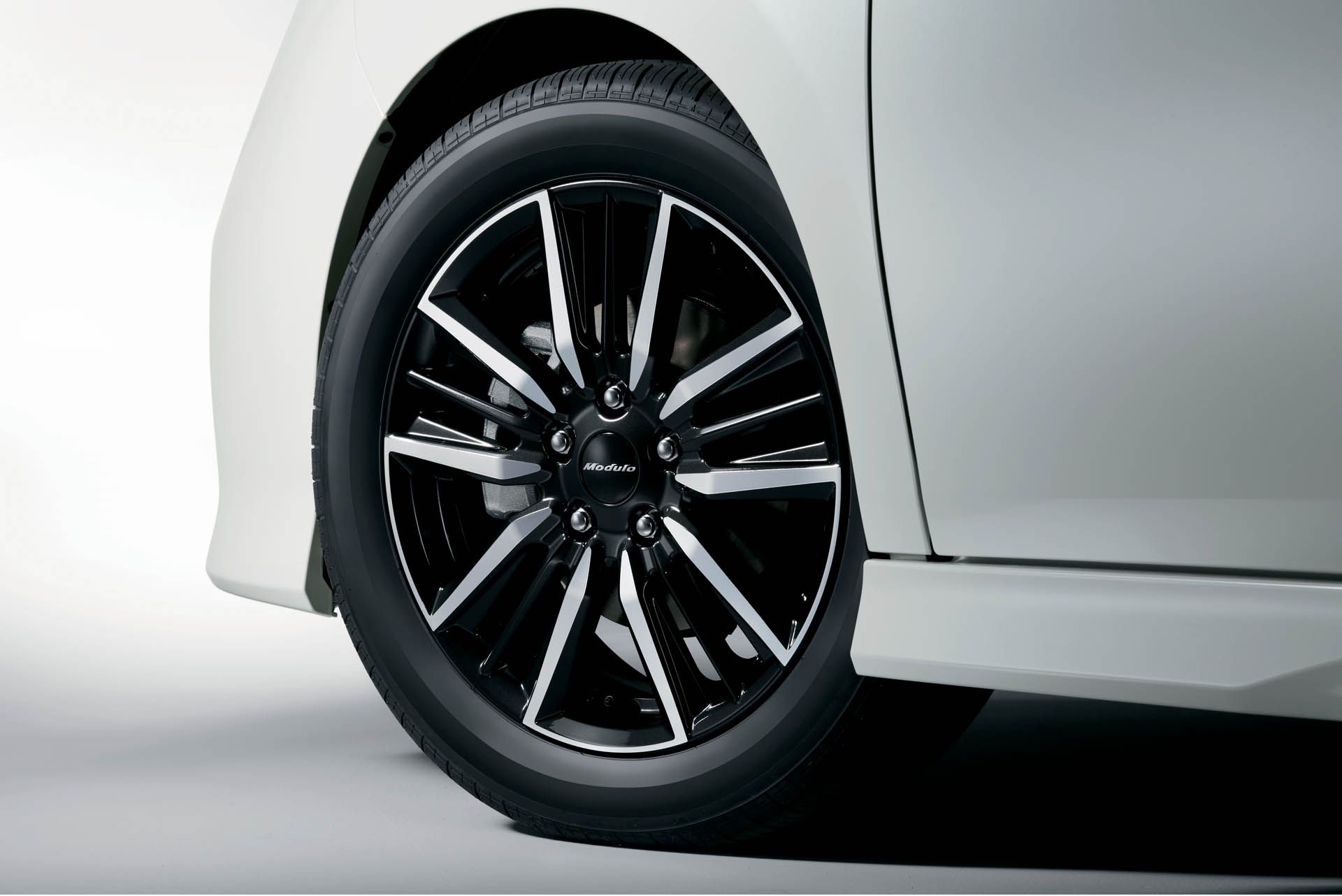 4180419-stepwgnmodulox_004H copy Honda Spruced Up The Boxy Yet Sporty Step WGN Modulo X In Japan