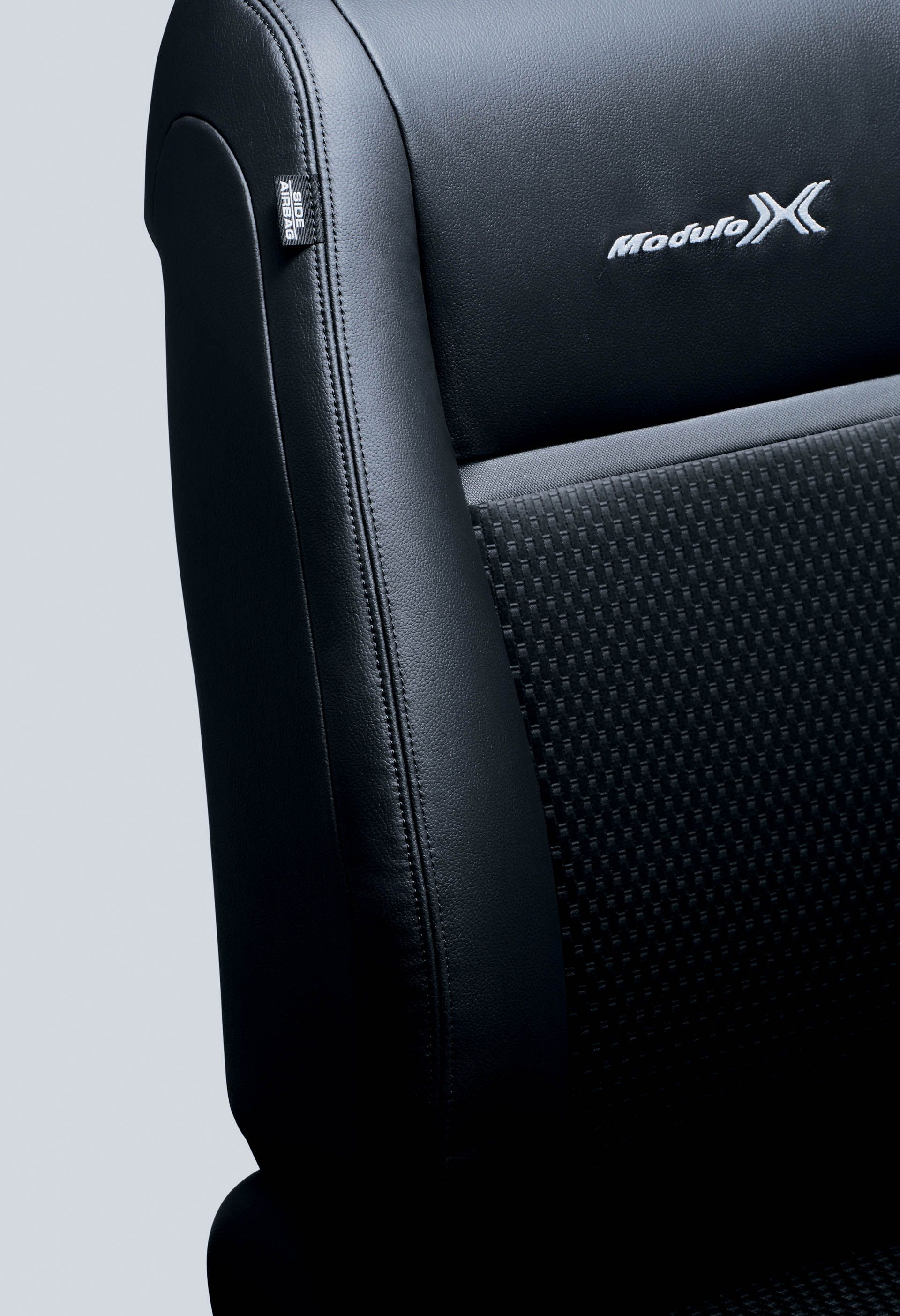 4180419-stepwgnmodulox_013H copy Honda Spruced Up The Boxy Yet Sporty Step WGN Modulo X In Japan