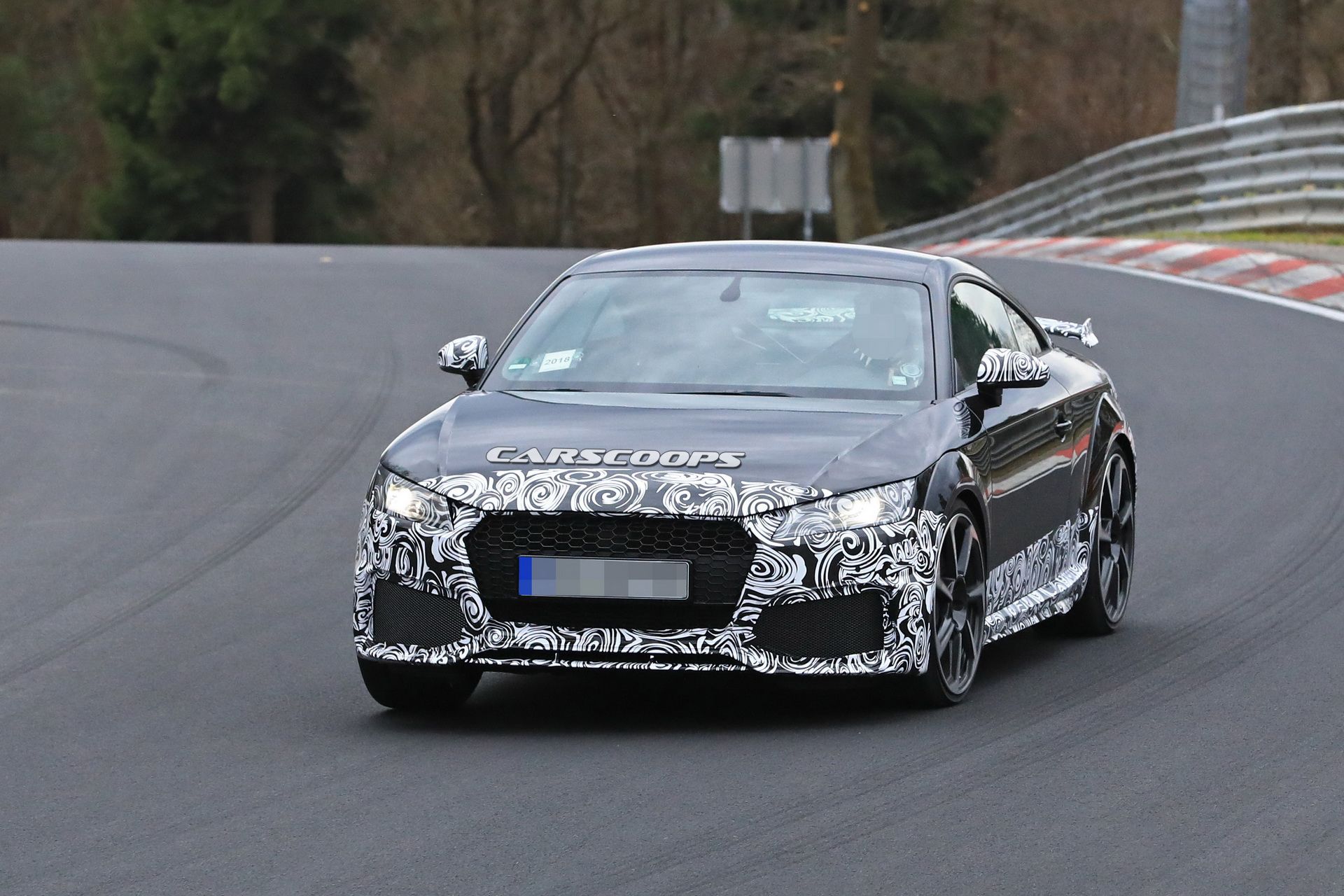 audi-tt-rs-facelift-spy-13 2019 Audi TT-RS Drops More Camo To Show Facelift Form