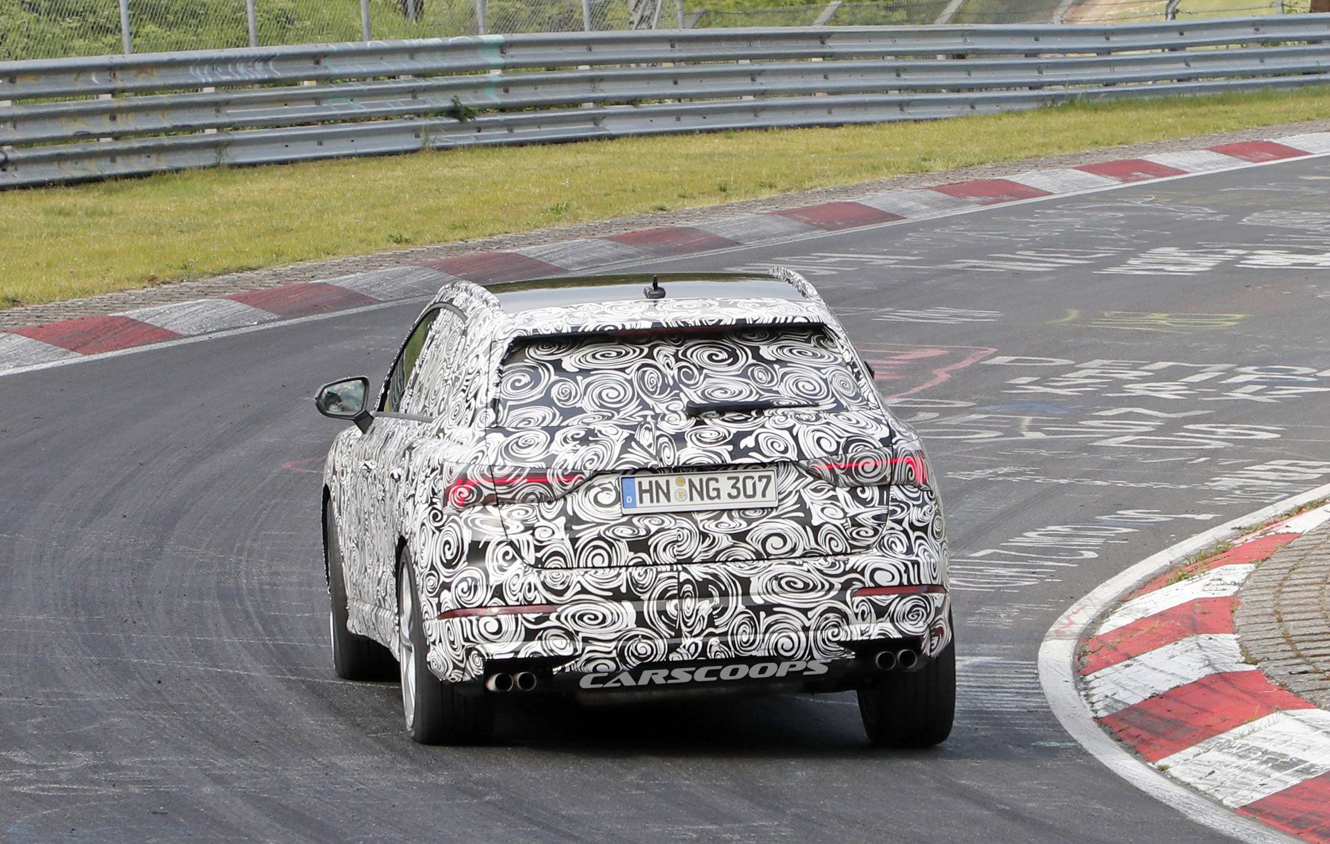 Audi-RS-Q3-10 Possible Audi RS Q3 Prototype Spotted With 394 HP