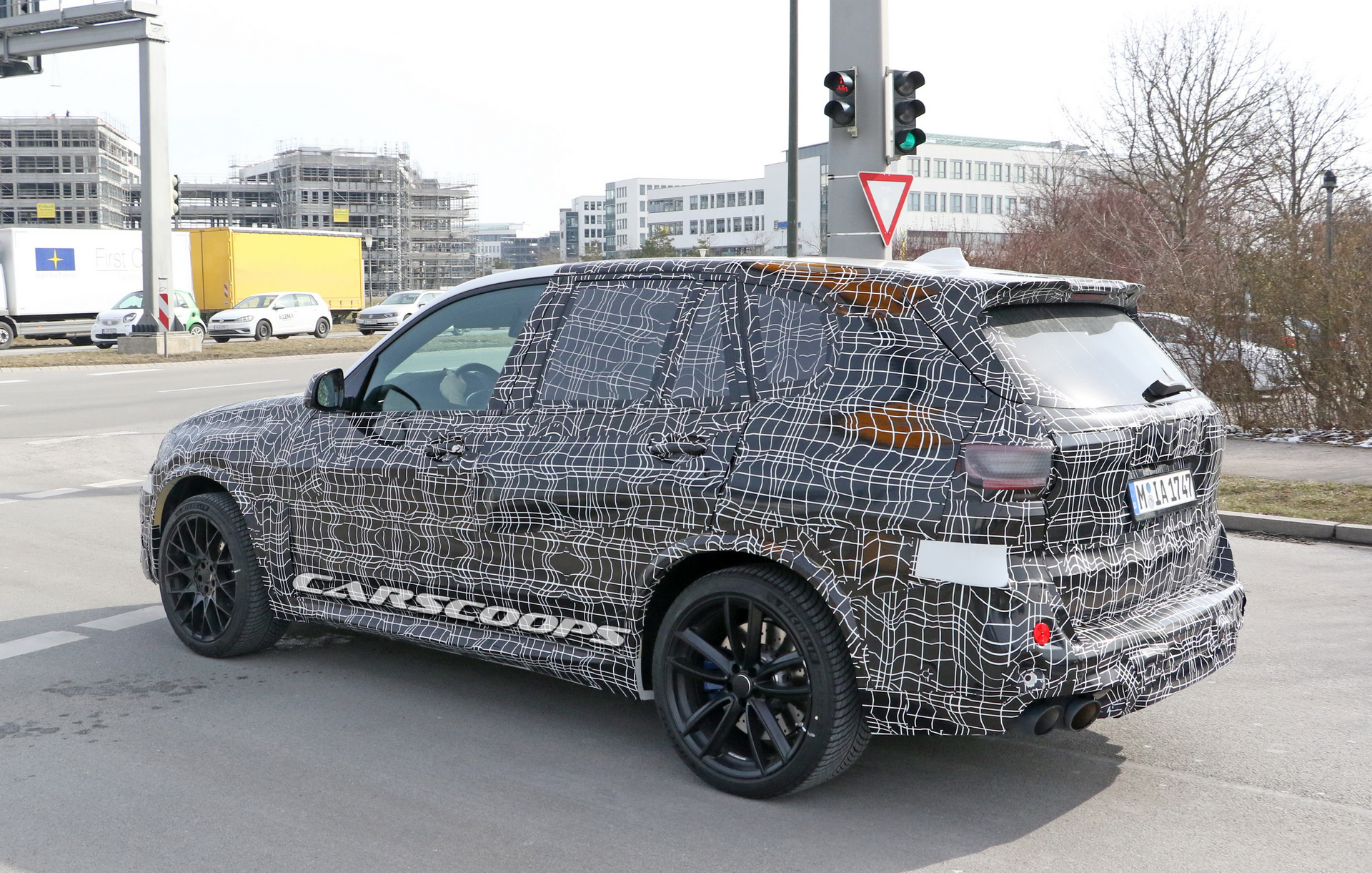 BMW-X5M-8 2019 BMW X5 M All Pumped Up To Bring The Heat On Porsche Cayenne Turbo