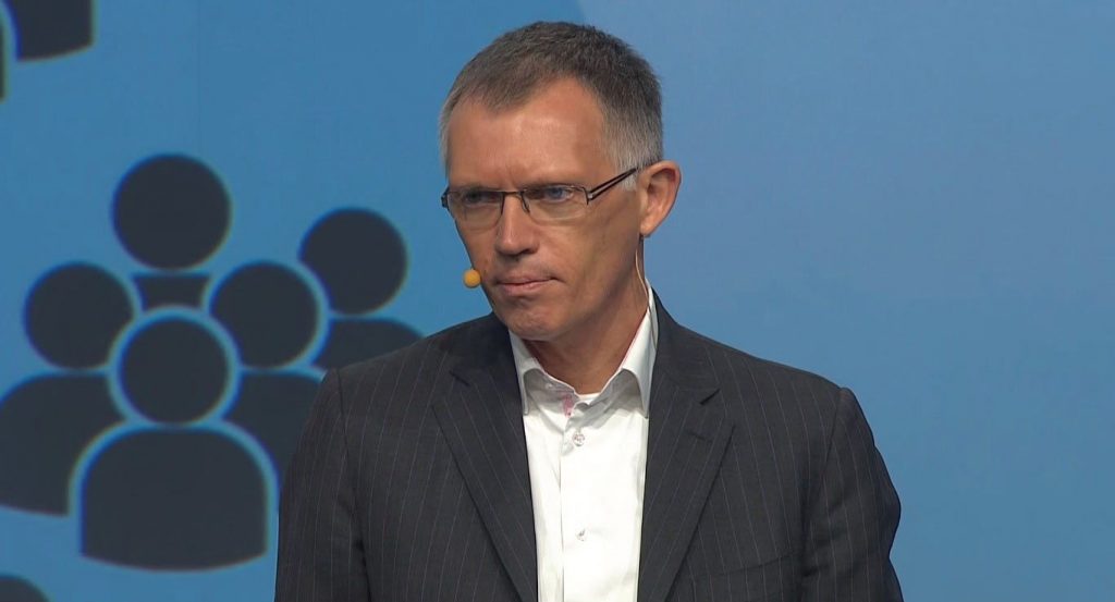 PSA Boss Warns About Future CO2 Fines, Says They Could Create Chinese “Trojan Horse”