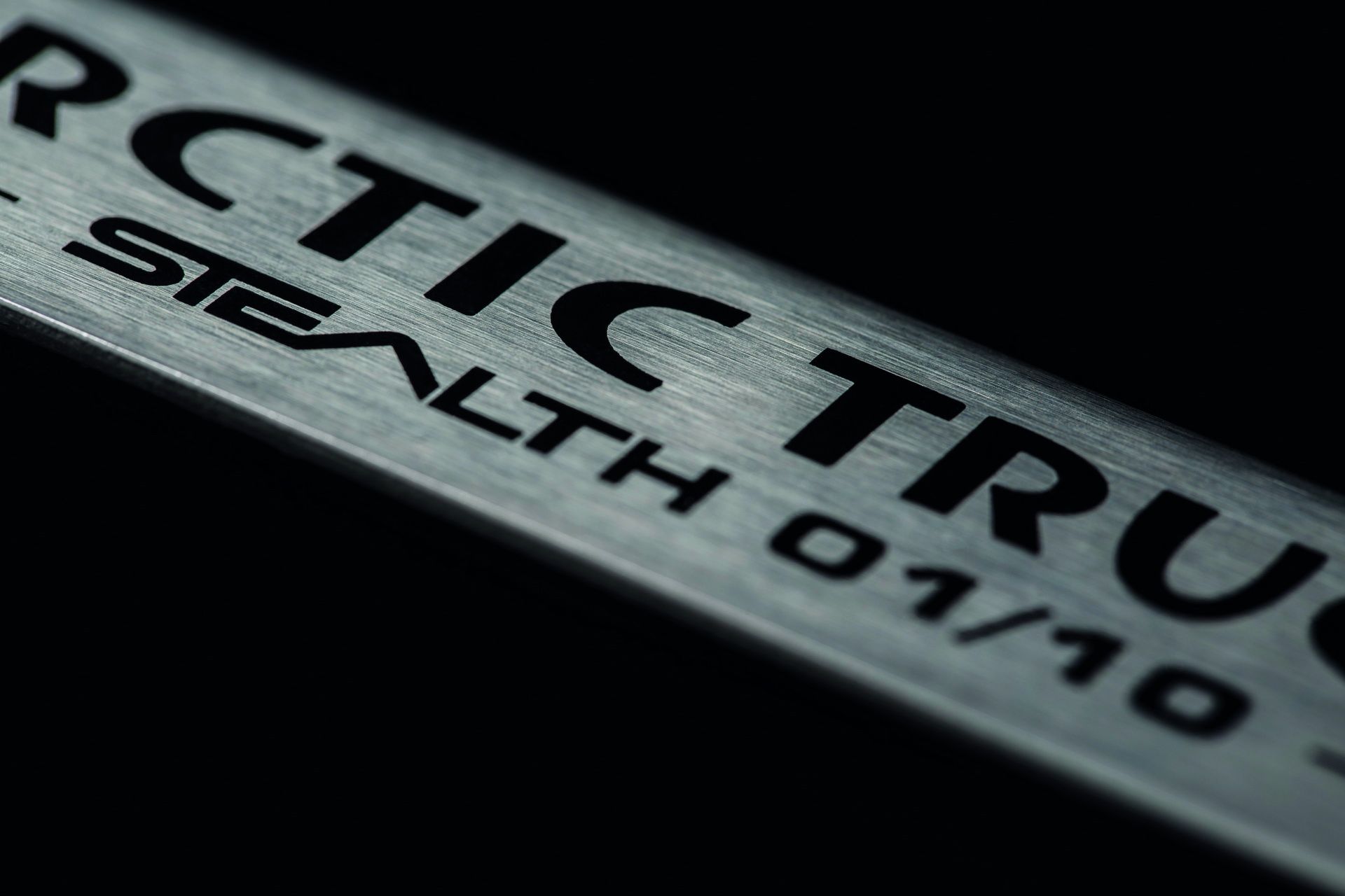 D-MAX_STEALTH_08 If Batman Was A Farmer: Isuzu D-Max AT35 Ditches Chrome For A Stealthier Look