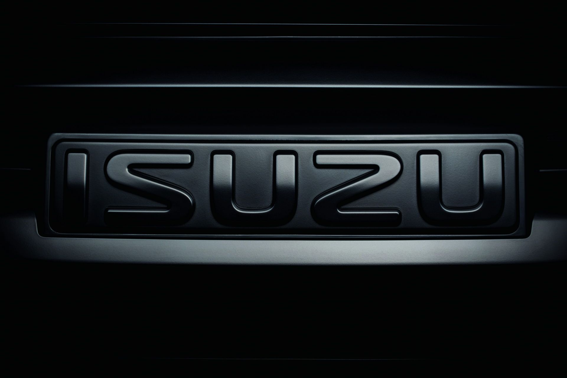 D-MAX_STEALTH_12 If Batman Was A Farmer: Isuzu D-Max AT35 Ditches Chrome For A Stealthier Look