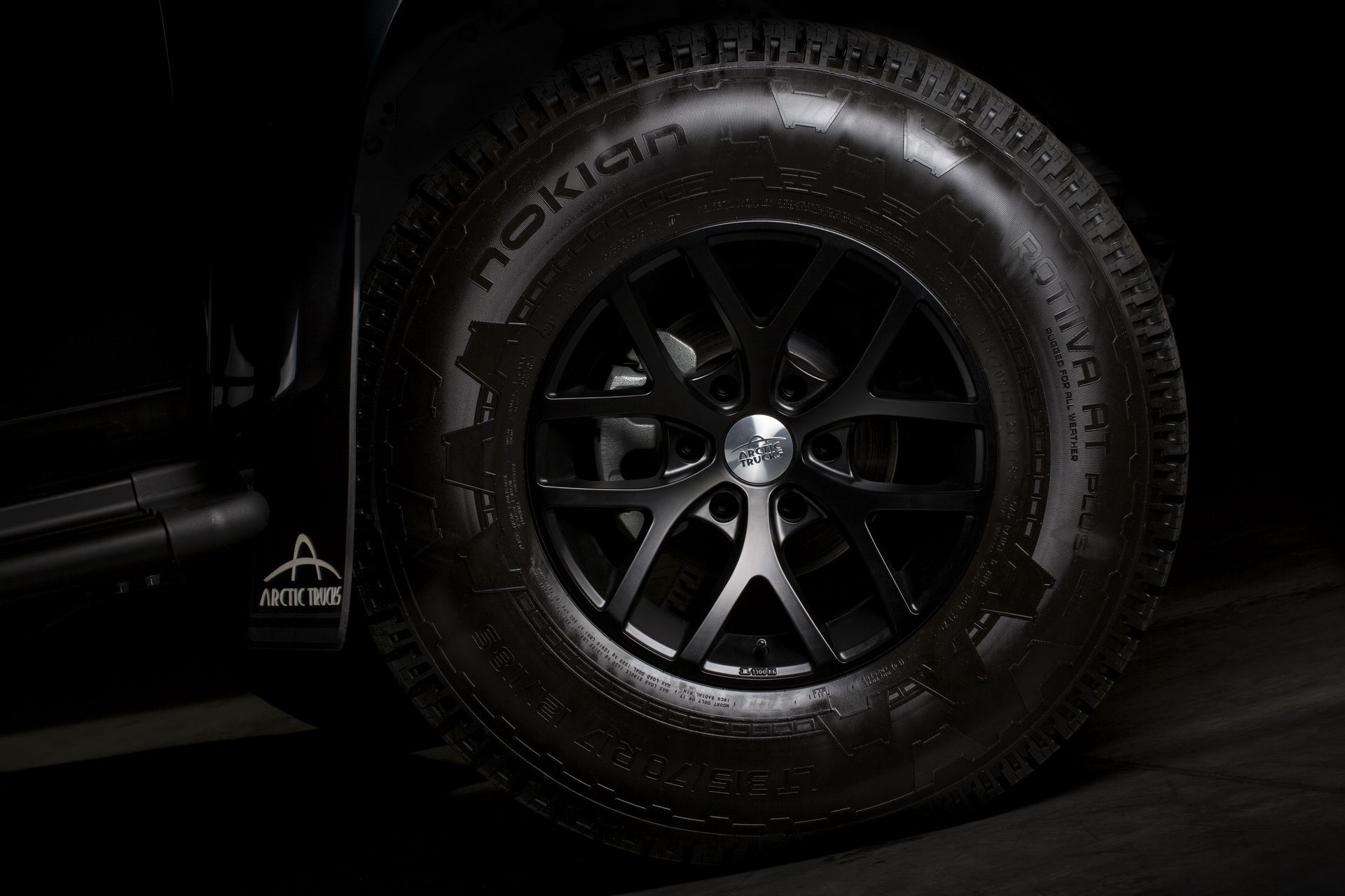 D-MAX_STEALTH_14 If Batman Was A Farmer: Isuzu D-Max AT35 Ditches Chrome For A Stealthier Look