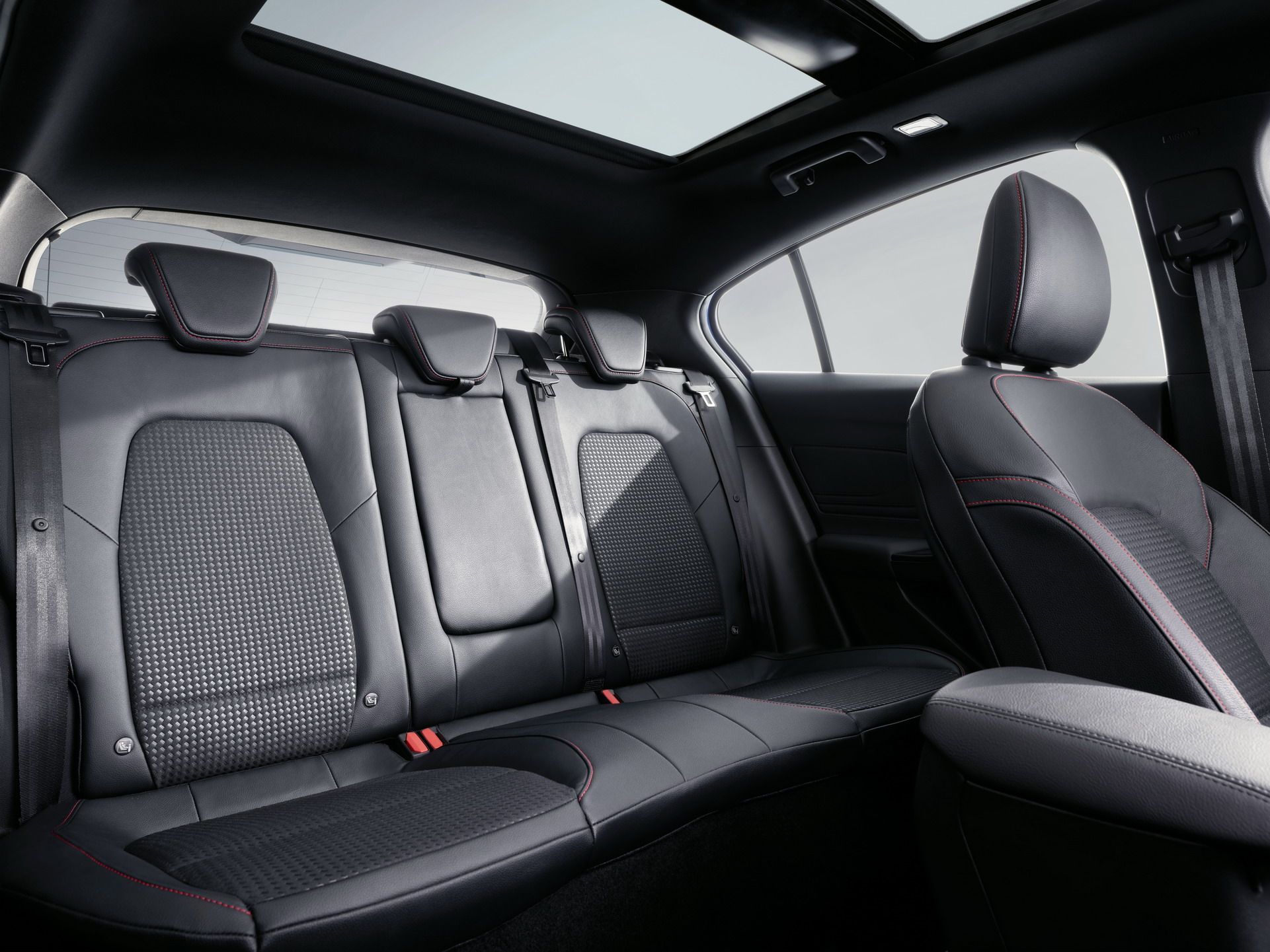 FORD_2018_FOCUS_ST-LINE_STUDIO_32 2019 Ford Focus: Full Details Plus 200 Photos On Hatch, Sedan, Wagon And Crossover