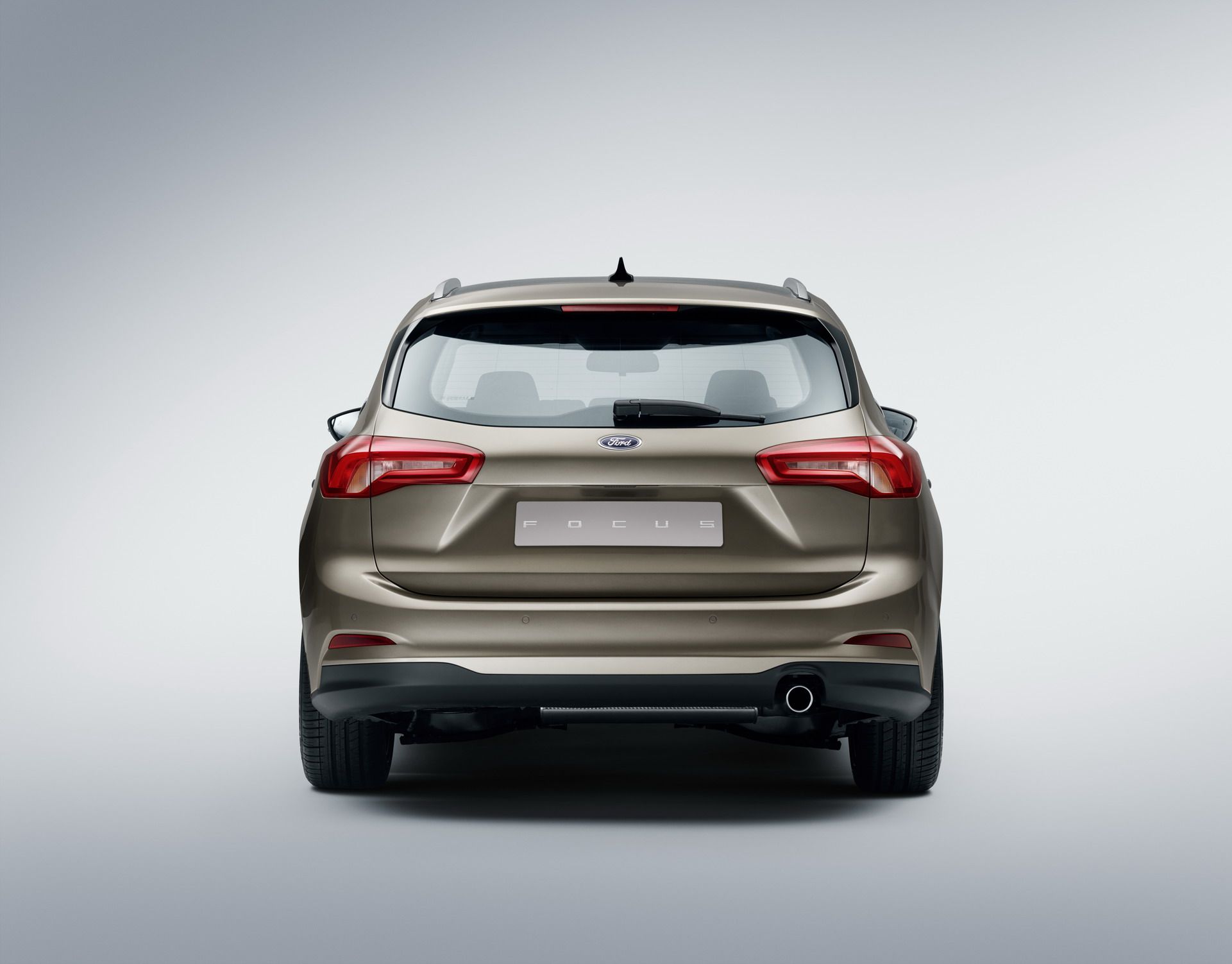 FORD_2018_FOCUS_TITANIUM_STUDIO_06 2019 Ford Focus: Full Details Plus 200 Photos On Hatch, Sedan, Wagon And Crossover