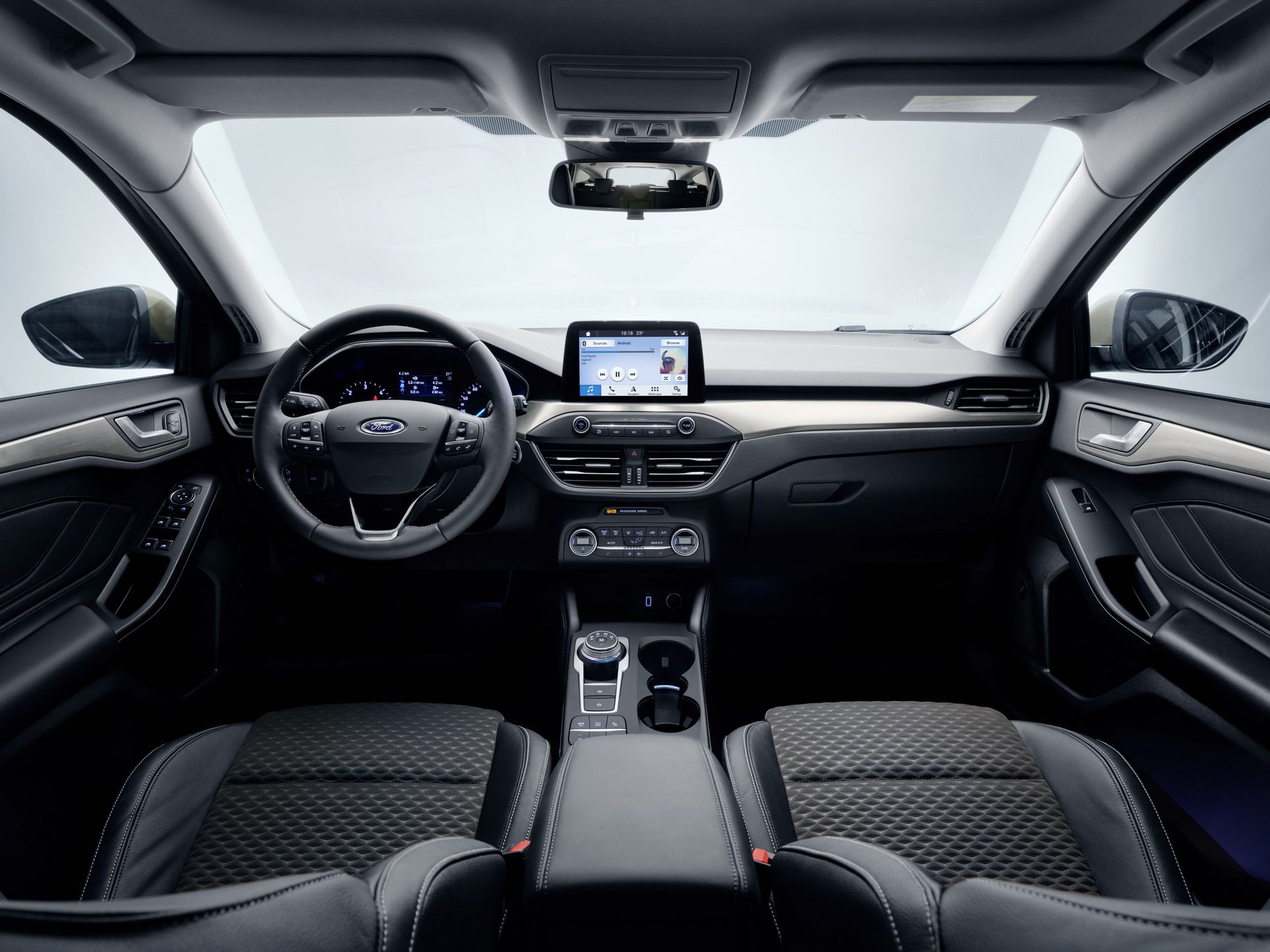 FORD_2018_FOCUS_TITANIUM_STUDIO_10 2019 Ford Focus: Full Details Plus 200 Photos On Hatch, Sedan, Wagon And Crossover