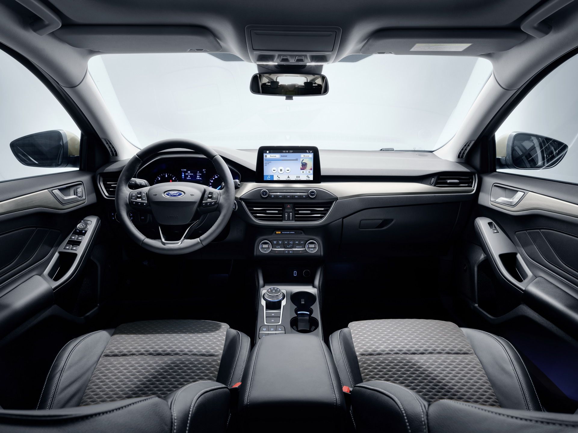 FORD_2018_FOCUS_TITANIUM_STUDIO_11 2019 Ford Focus: Full Details Plus 200 Photos On Hatch, Sedan, Wagon And Crossover