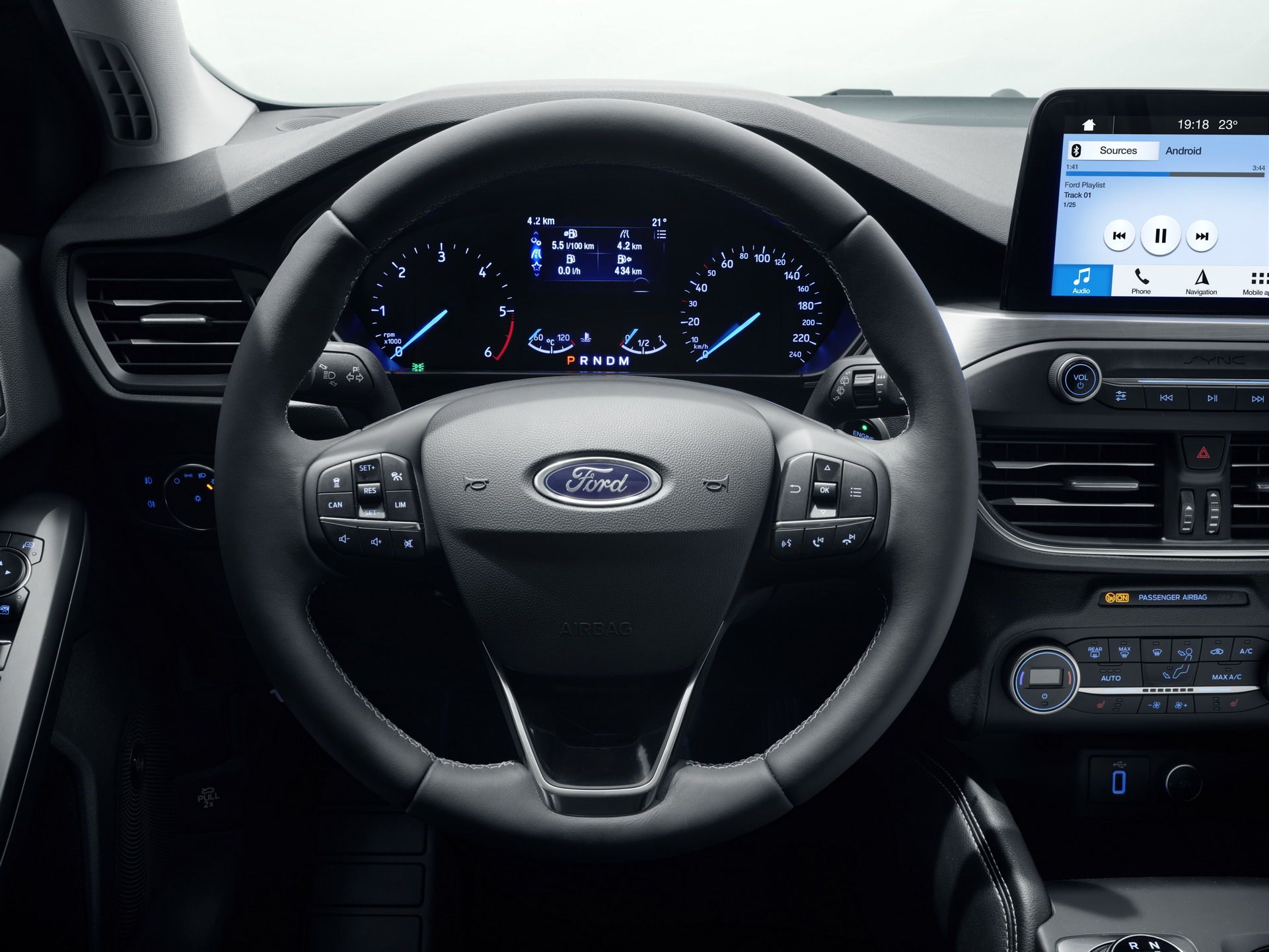 FORD_2018_FOCUS_TITANIUM_STUDIO_23 2019 Ford Focus: Full Details Plus 200 Photos On Hatch, Sedan, Wagon And Crossover