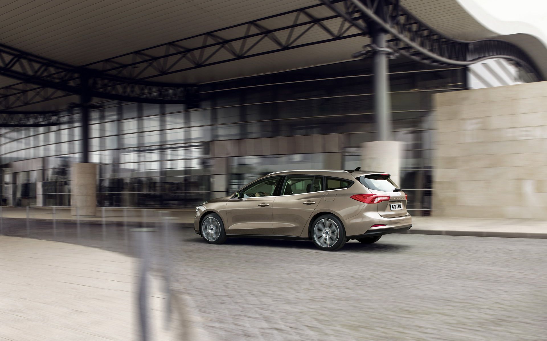 FORD_2018_FOCUS_TITANIUM__02 2019 Ford Focus: Full Details Plus 200 Photos On Hatch, Sedan, Wagon And Crossover