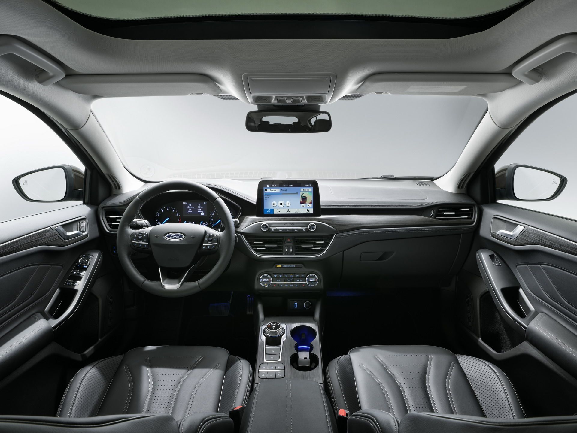 FORD_2018_FOCUS_VIGNALE_STUDIO_13 2019 Ford Focus: Full Details Plus 200 Photos On Hatch, Sedan, Wagon And Crossover