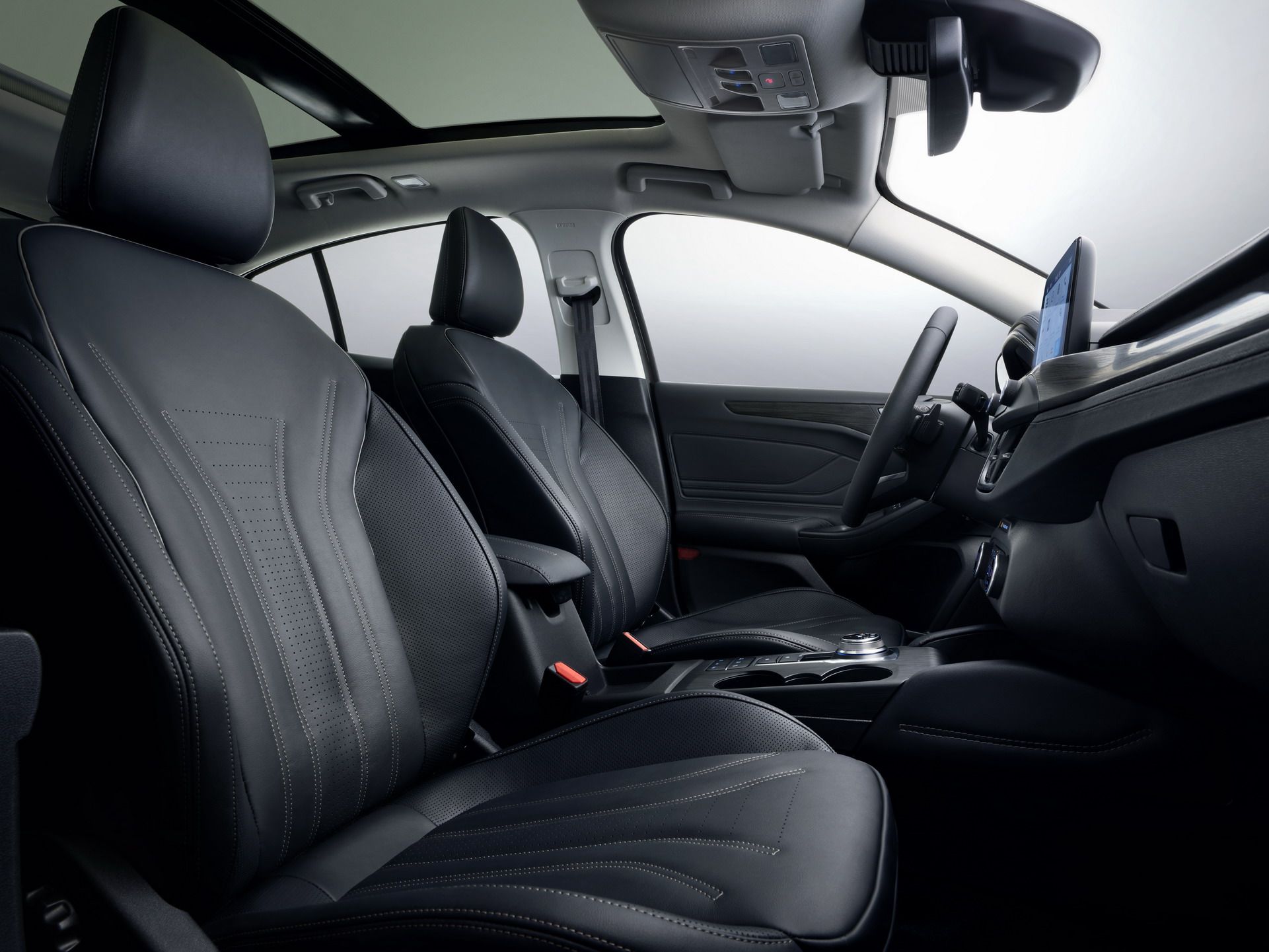 FORD_2018_FOCUS_VIGNALE_STUDIO_20 2019 Ford Focus: Full Details Plus 200 Photos On Hatch, Sedan, Wagon And Crossover