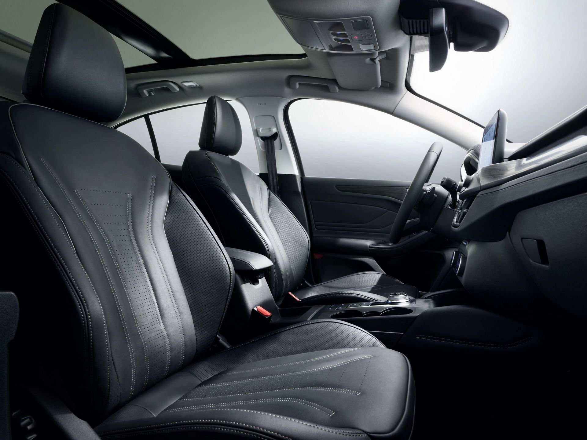 FORD_2018_FOCUS_VIGNALE_STUDIO_21 2019 Ford Focus: Full Details Plus 200 Photos On Hatch, Sedan, Wagon And Crossover