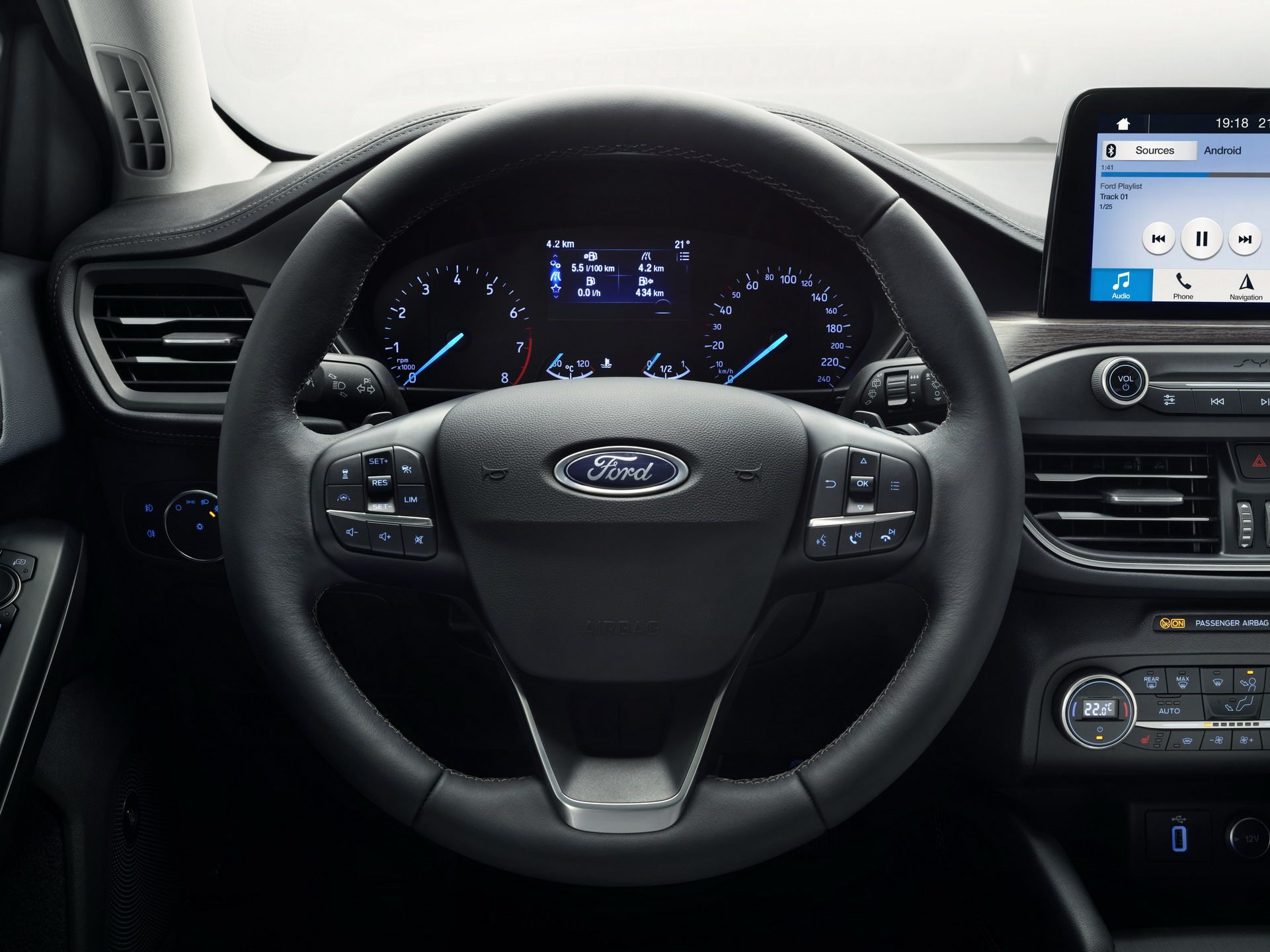 FORD_2018_FOCUS_VIGNALE_STUDIO_28 2019 Ford Focus: Full Details Plus 200 Photos On Hatch, Sedan, Wagon And Crossover