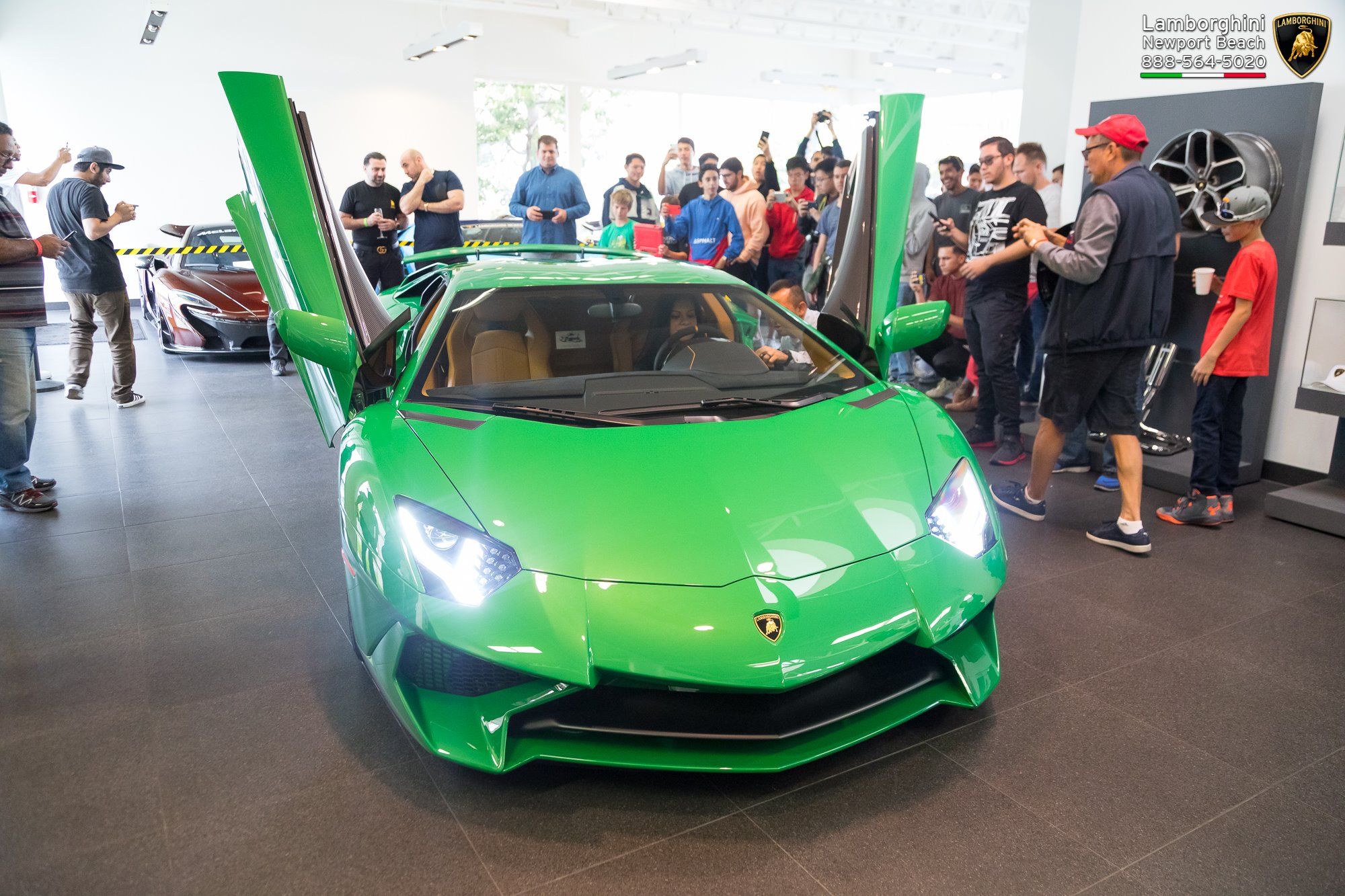 Green-Lamborghini-Aventador-SV-2 Bespoke Lamborghini Aventador SV Pays Tribute To Special Miura