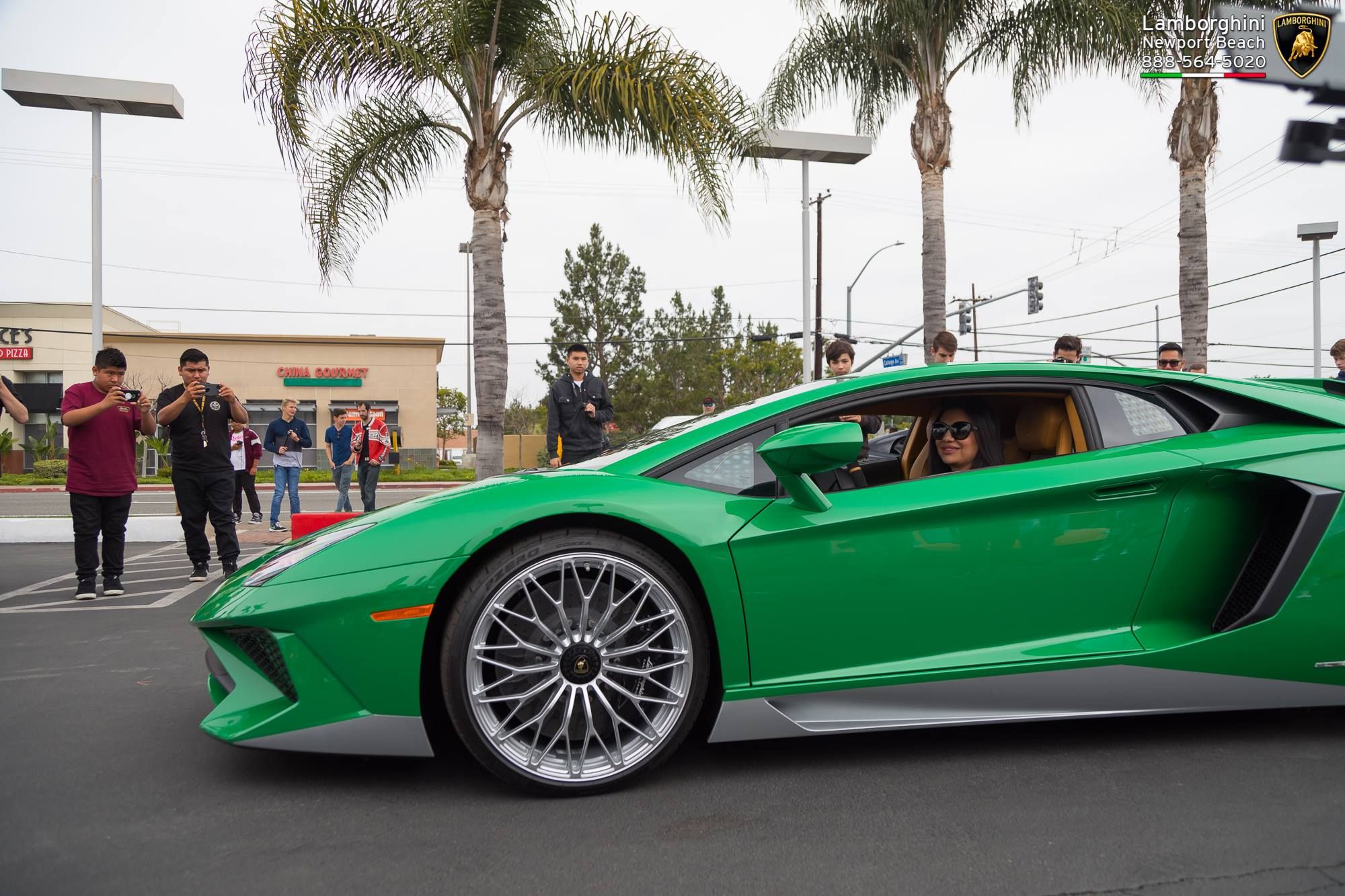 Green-Lamborghini-Aventador-SV-7 Bespoke Lamborghini Aventador SV Pays Tribute To Special Miura