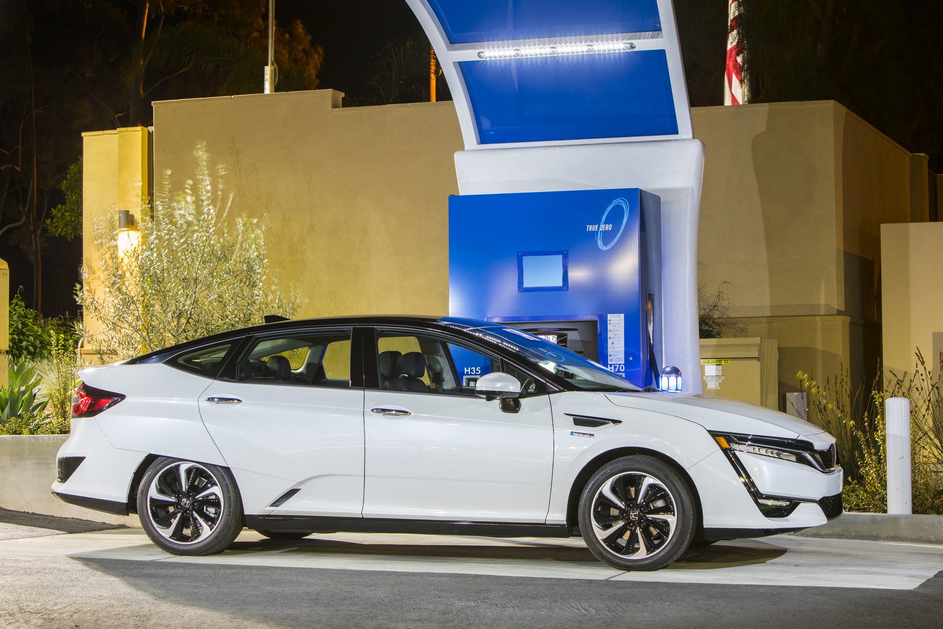 Honda-Clarity-Fuel-Cell-55 2018 Honda Clarity Fuel Cell Arrives In California For $369 A Month With $2,868 Down