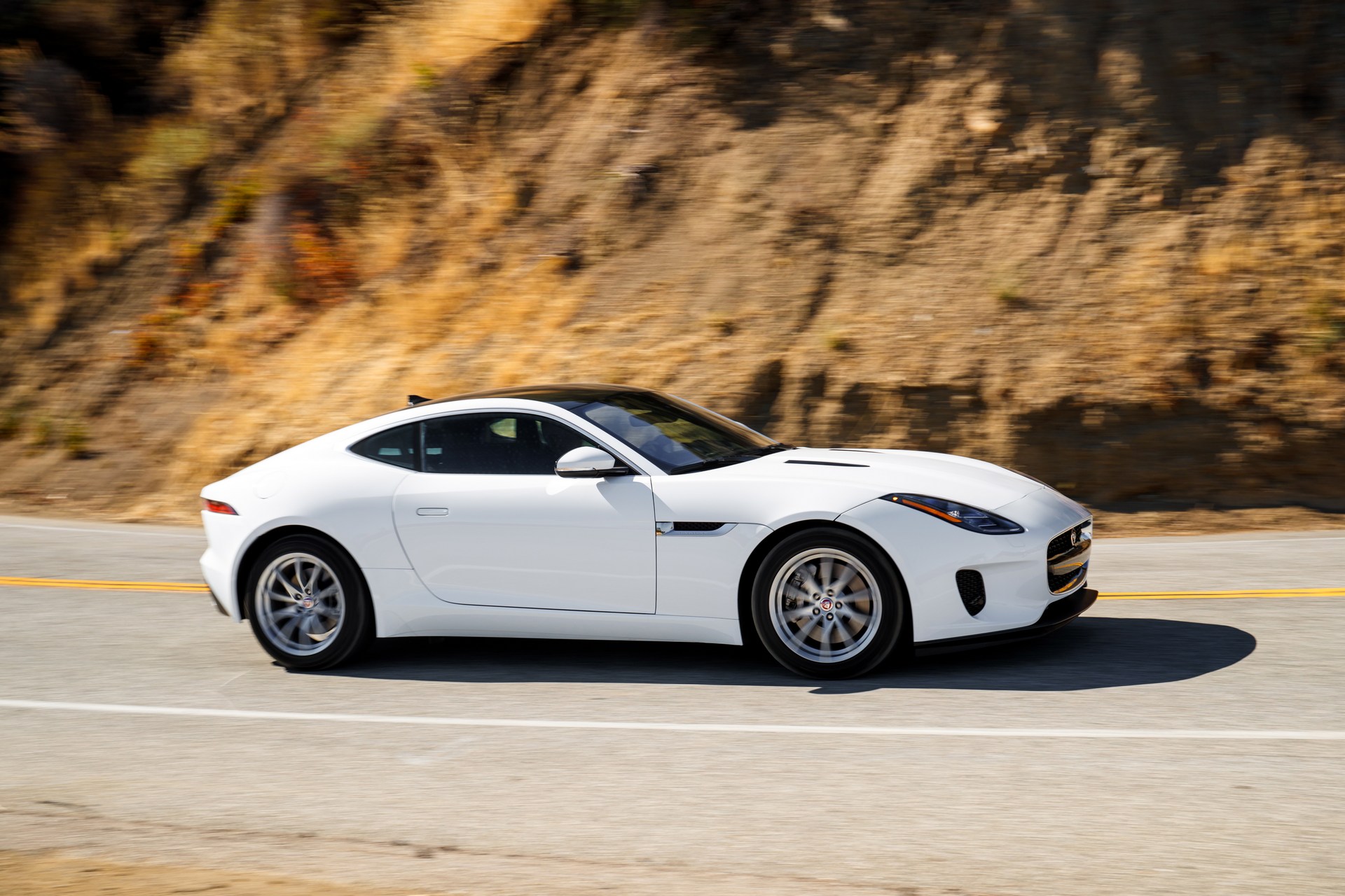 Jaguar-F-Type-18 2019 Jaguar F-Type Gains Larger Infotainment System And Standard Torque Vectoring