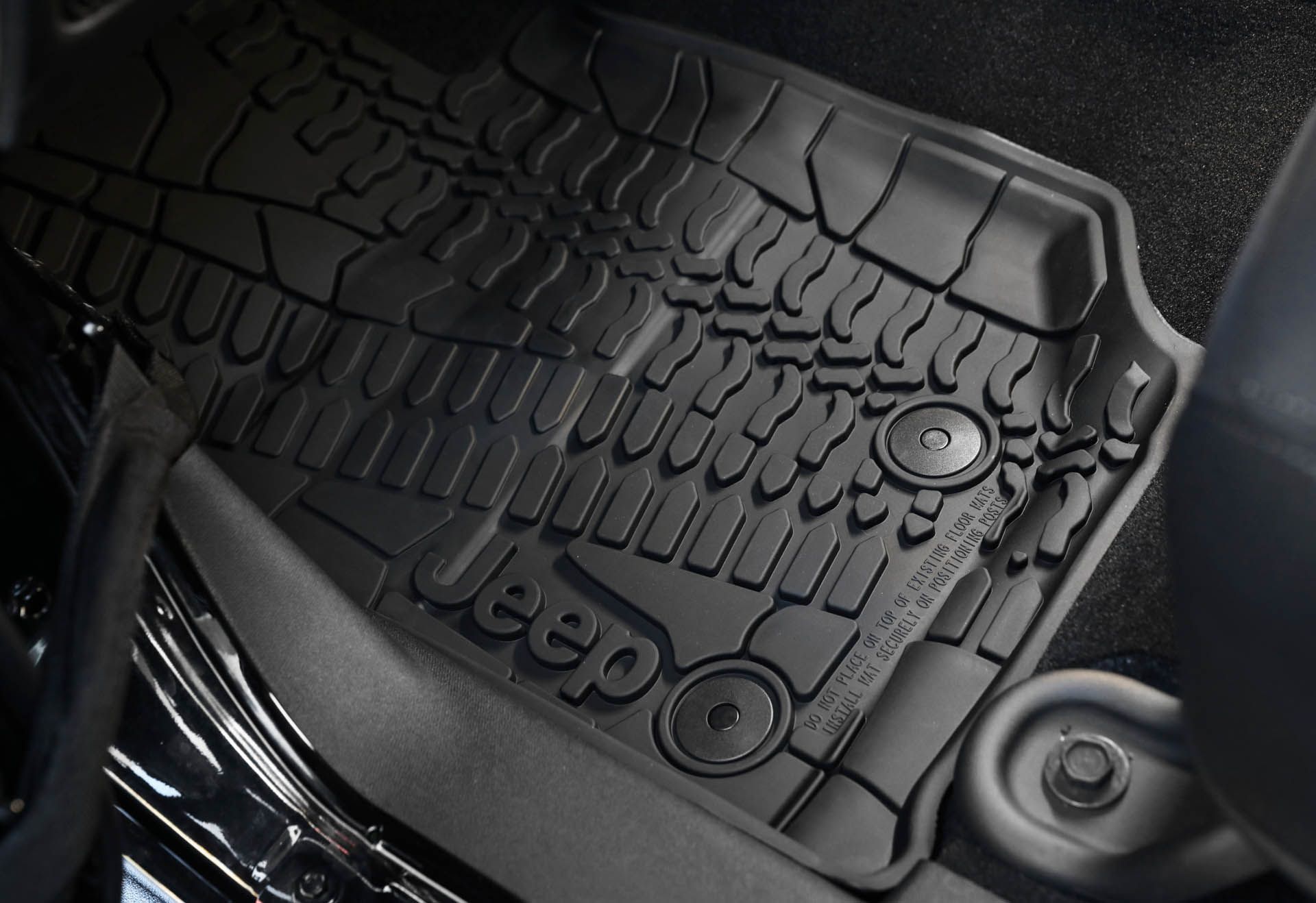 Jeep Golden Eagle (1) copy Jeep Wrangler JK Gets An All-American Send-Off Down Under