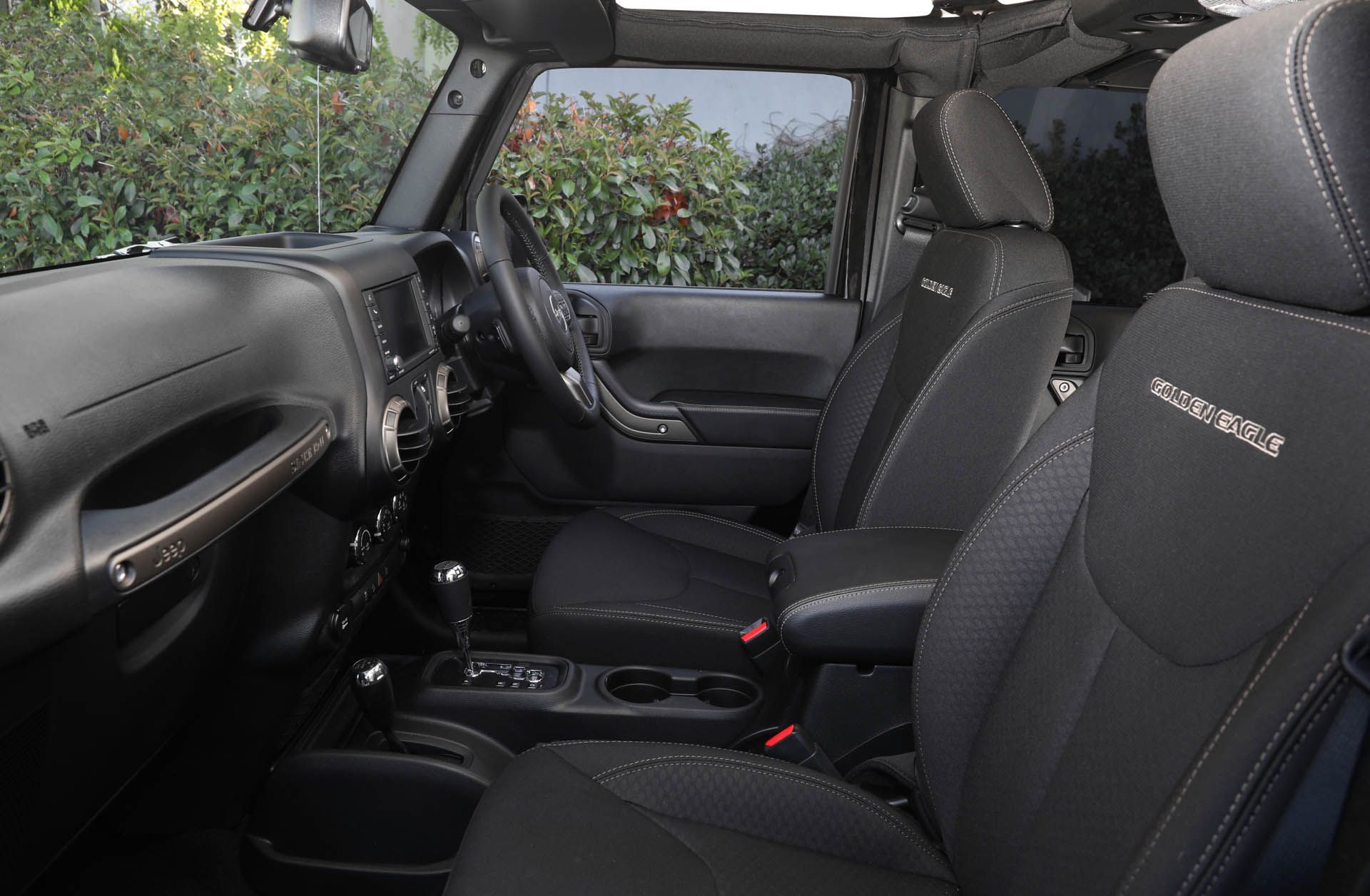 Jeep Golden Eagle (2) copy Jeep Wrangler JK Gets An All-American Send-Off Down Under